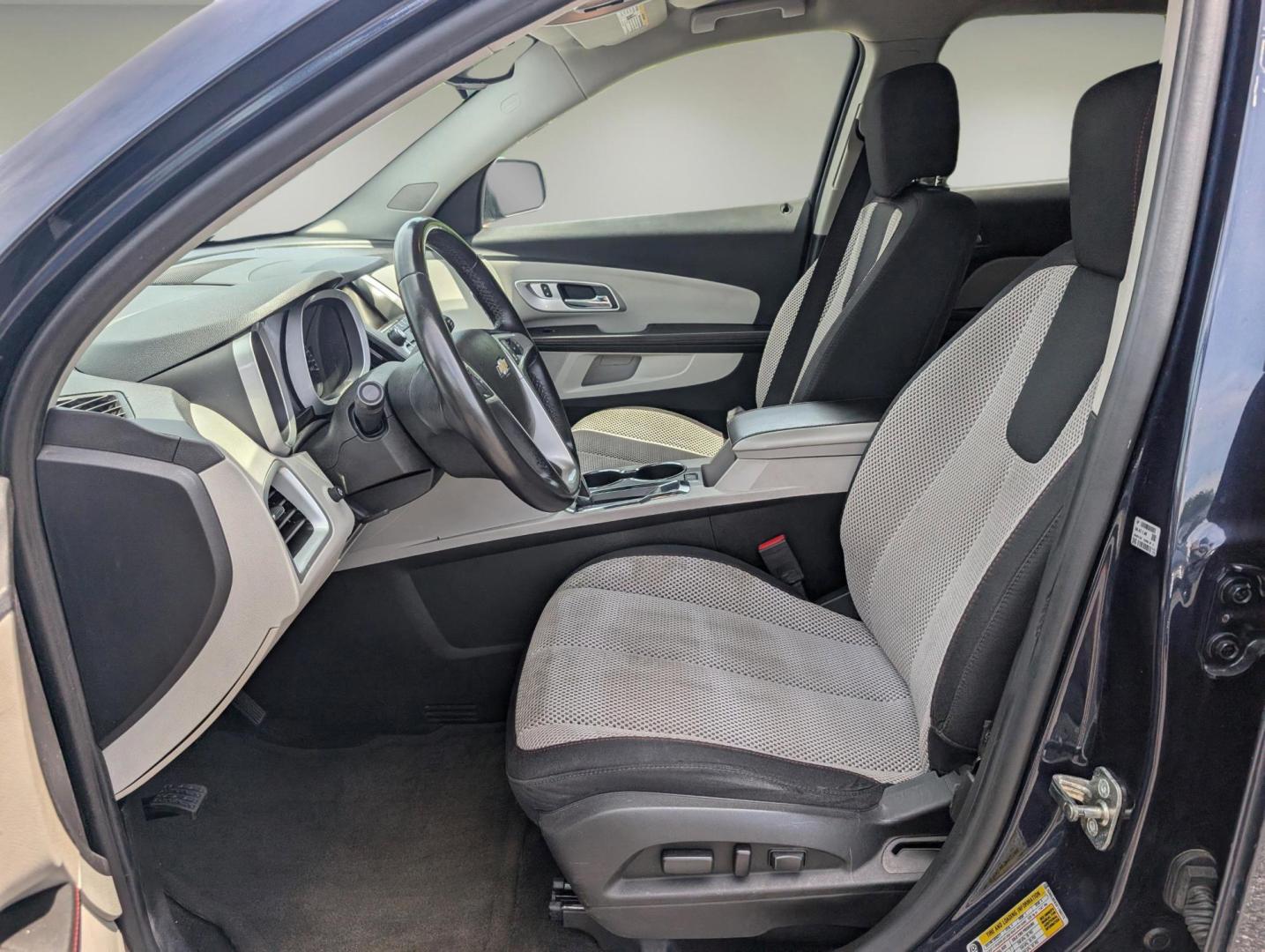 2015 /Light Titanium/Jet Black Chevrolet Equinox LT (2GNALBEK4F1) with an Gas I4 2.4/145 engine, 6-Speed Automatic transmission, located at 3959 U.S. 80 W, Phenix City, AL, 36870, (334) 297-4885, 32.469296, -85.135185 - 2015 Chevrolet Equinox LT - Photo#10