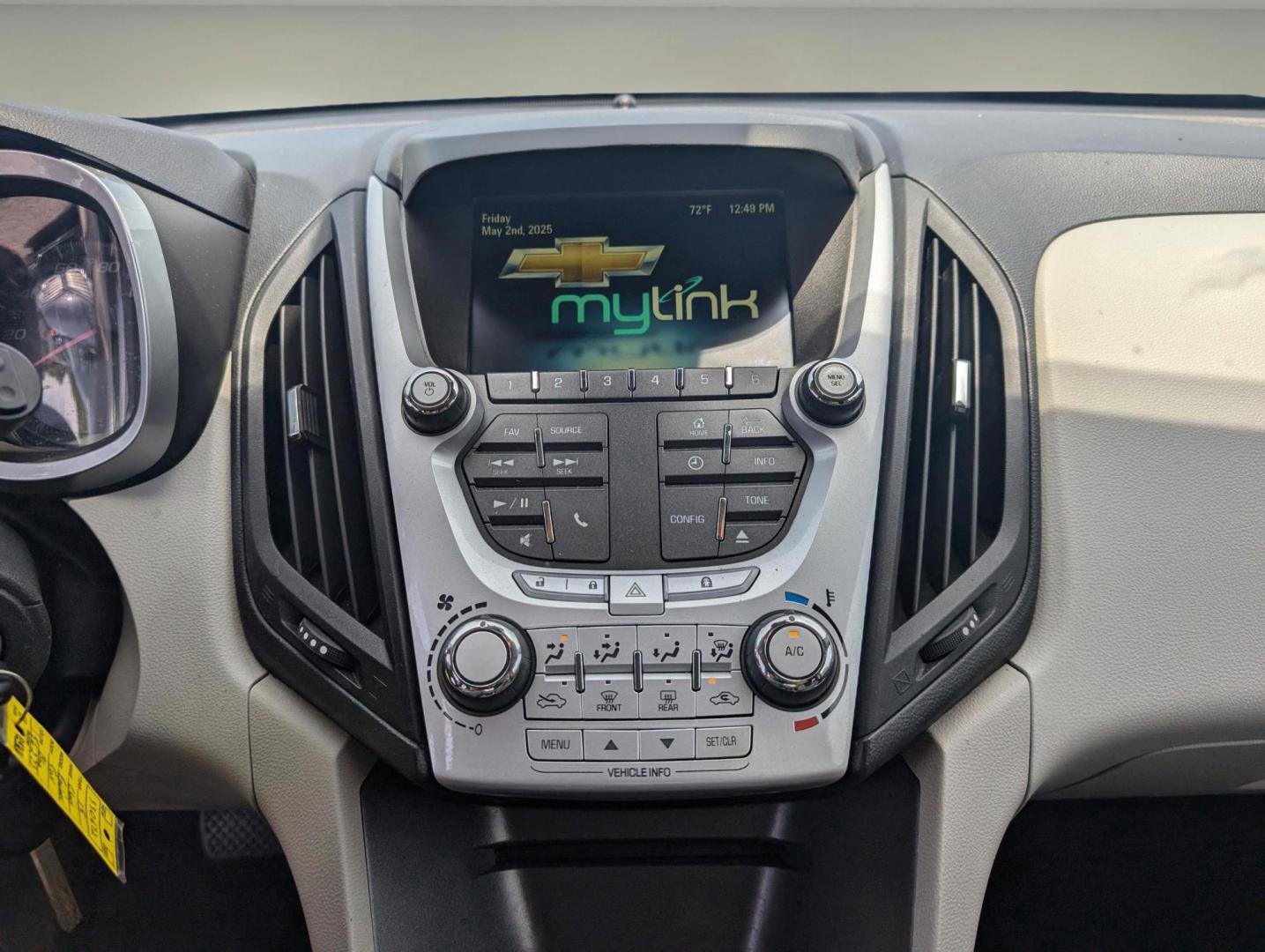 2015 /Light Titanium/Jet Black Chevrolet Equinox LT (2GNALBEK4F1) with an Gas I4 2.4/145 engine, 6-Speed Automatic transmission, located at 3959 U.S. 80 W, Phenix City, AL, 36870, (334) 297-4885, 32.469296, -85.135185 - 2015 Chevrolet Equinox LT - Photo#14