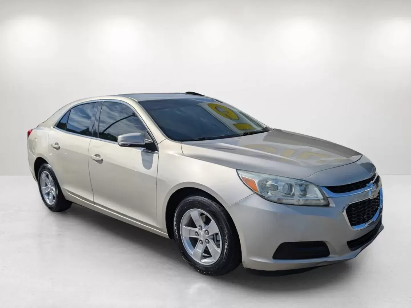 2015 /Cocoa/Light Neutral Chevrolet Malibu LT (1G11C5SLXFF) with an Other engine, located at 804 22nd Ave, Phenix City, AL, 36870, (334) 297-1860, 32.484749, -85.024475 - Experience the perfect blend of comfort, efficiency, and style with the 2015 Chevrolet Malibu LT, available now at Gils Auto in Phenix City, AL. This versatile sedan is ideal for anyone looking to enhance their daily commute, family outings, or weekend adventures without breaking the bank. With a re - Photo#2