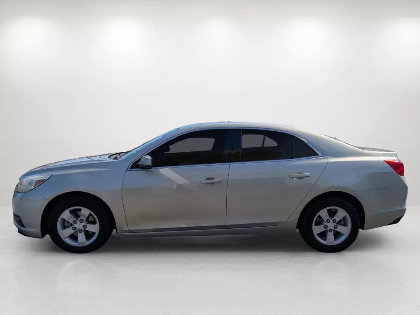 2015 /Cocoa/Light Neutral Chevrolet Malibu LT (1G11C5SLXFF) with an Other engine, located at 804 22nd Ave, Phenix City, AL, 36870, (334) 297-1860, 32.484749, -85.024475 - Experience the perfect blend of comfort, efficiency, and style with the 2015 Chevrolet Malibu LT, available now at Gils Auto in Phenix City, AL. This versatile sedan is ideal for anyone looking to enhance their daily commute, family outings, or weekend adventures without breaking the bank. With a re - Photo#7