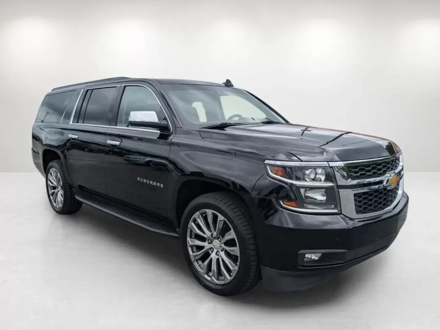 2015 /Jet Black Chevrolet Suburban LT (1GNSKJKC5FR) with an Gas/Ethanol V8 5.3L/ engine, 6-Speed Automatic transmission, located at 1430 Gateway Drive, Opelika, AL, 36801, (334) 239-0944, 32.637871, -85.409790 - **Elevate Your Family Adventures with This 2015 Chevrolet Suburban LT!**<br /> <br /> Are you on the lookout for the perfect vehicle for your growing family or weekend getaways? Look no further! This 2015 Chevrolet Suburban LT offers the versatility, comfort, and advanced features that make it an id - Photo#2