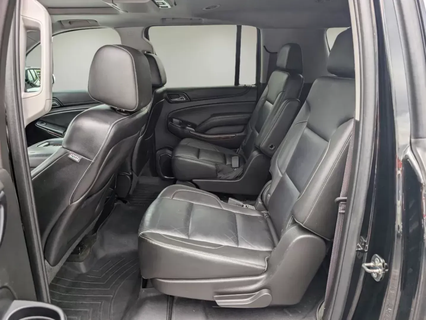 2015 /Jet Black Chevrolet Suburban LT (1GNSKJKC5FR) with an Gas/Ethanol V8 5.3L/ engine, 6-Speed Automatic transmission, located at 1430 Gateway Drive, Opelika, AL, 36801, (334) 239-0944, 32.637871, -85.409790 - **Elevate Your Family Adventures with This 2015 Chevrolet Suburban LT!**<br /> <br /> Are you on the lookout for the perfect vehicle for your growing family or weekend getaways? Look no further! This 2015 Chevrolet Suburban LT offers the versatility, comfort, and advanced features that make it an id - Photo#10