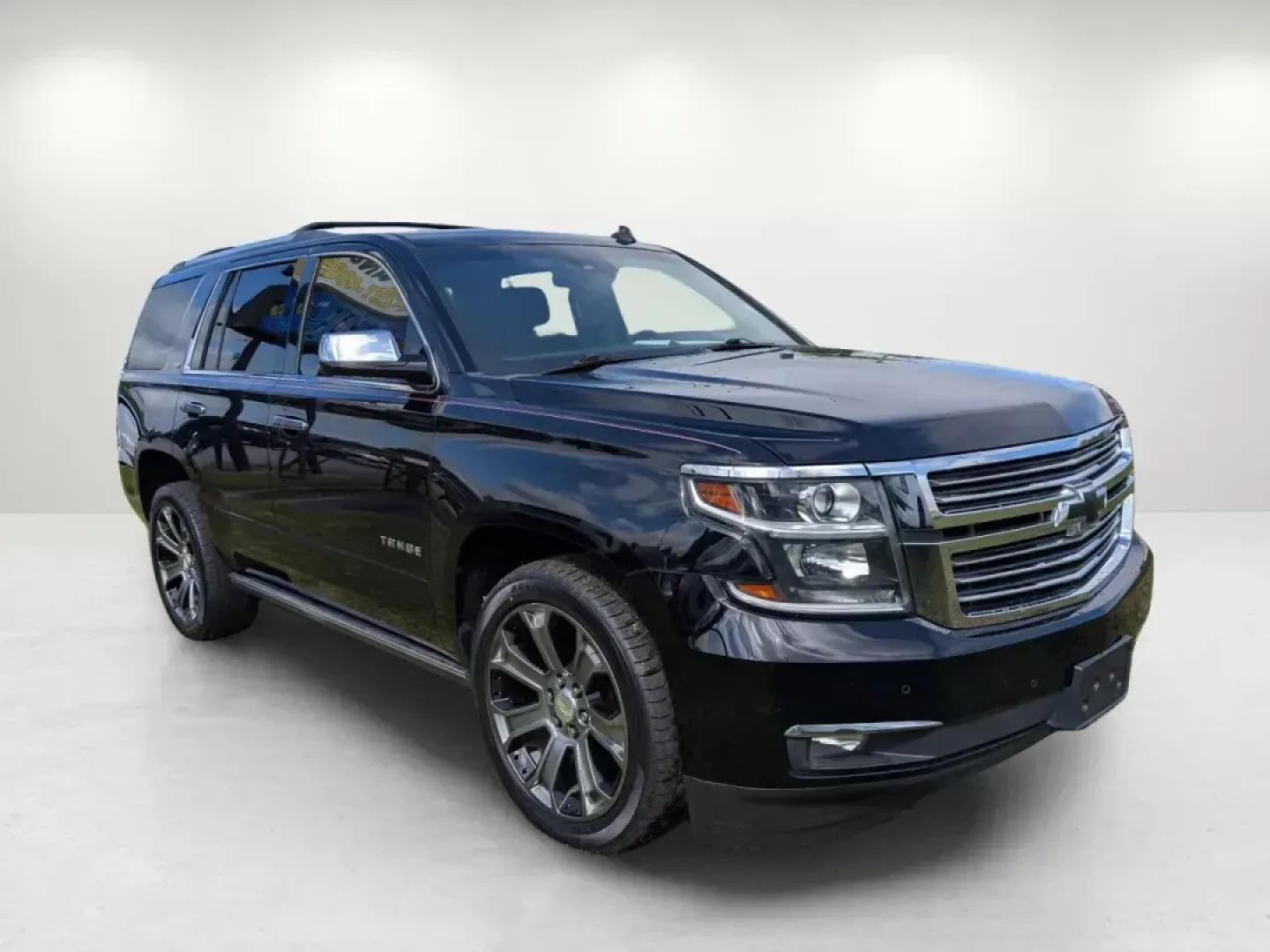 2015 /Jet Black Chevrolet Tahoe LTZ (1GNSKCKC7FR) with an Gas/Ethanol V8 5.3L/ engine, 6-Speed Automatic transmission, located at 3959 U.S. 80 W, Phenix City, AL, 36870, (334) 297-4885, 32.469296, -85.135185 - 2015 Chevrolet Tahoe LTZ - Photo#3