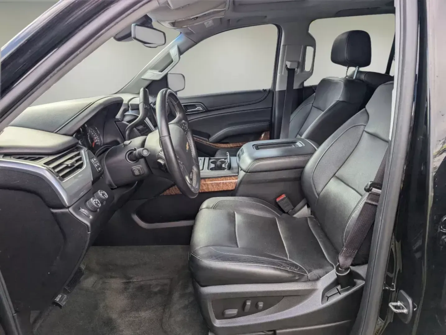 2015 /Jet Black Chevrolet Tahoe LTZ (1GNSKCKC7FR) with an Gas/Ethanol V8 5.3L/ engine, 6-Speed Automatic transmission, located at 3959 U.S. 80 W, Phenix City, AL, 36870, (334) 297-4885, 32.469296, -85.135185 - 2015 Chevrolet Tahoe LTZ - Photo#10