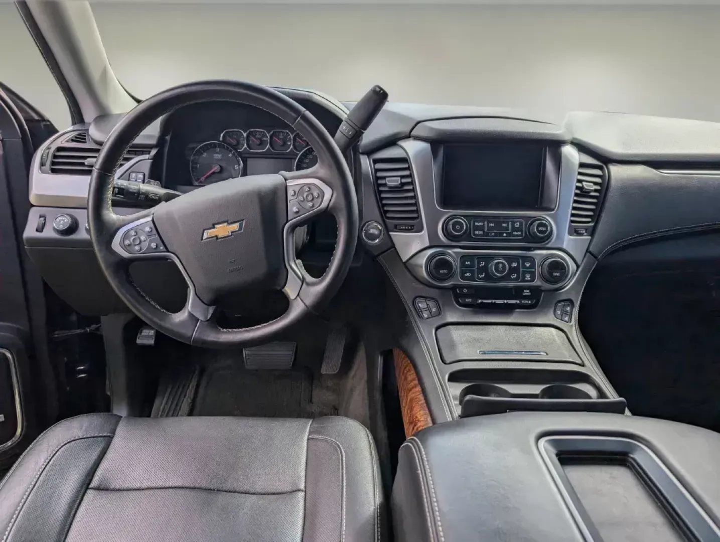 2015 /Jet Black Chevrolet Tahoe LTZ (1GNSKCKC7FR) with an Gas/Ethanol V8 5.3L/ engine, 6-Speed Automatic transmission, located at 3959 U.S. 80 W, Phenix City, AL, 36870, (334) 297-4885, 32.469296, -85.135185 - 2015 Chevrolet Tahoe LTZ - Photo#13