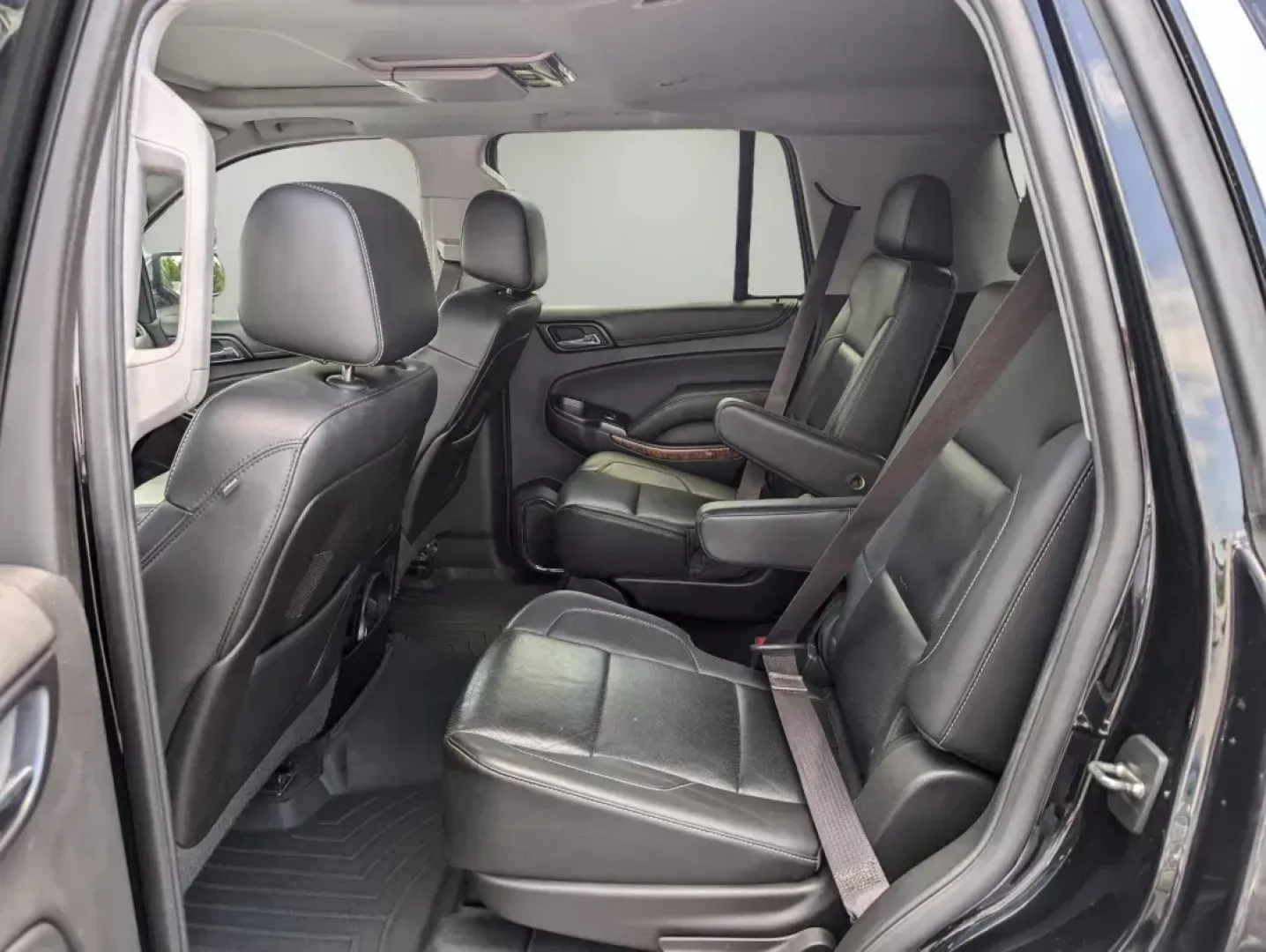 2015 /Jet Black Chevrolet Tahoe LTZ (1GNSCCKC1FR) with an Gas/Ethanol V8 5.3L/ engine, 6-Speed Automatic transmission, located at 1430 Gateway Drive, Opelika, AL, 36801, (334) 239-0944, 32.637871, -85.409790 - 2015 Chevrolet Tahoe LTZ - Photo#10