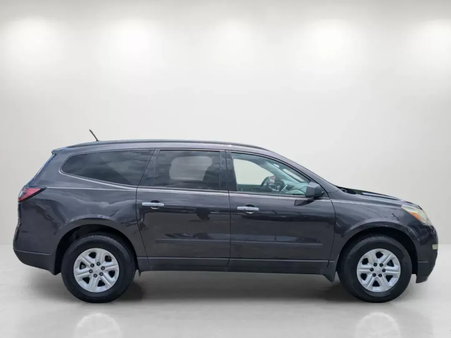 2015 /Dark Titanium/Light Titanium Chevrolet Traverse LS (1GNKRFKD6FJ) with an Other engine, located at 521 Old Farm Lane Rd, Prattville, AL, 36066, (334) 325-1505, 32.482460, -86.416367 - Experience the ultimate family road trips or weekend adventures with the 2015 Chevrolet Traverse LS, now available at Gils Auto in Prattville, AL. This spacious SUV is designed to accommodate your growing family, providing comfort and convenience without breaking the bank. With an impressive eight-p - Photo#3