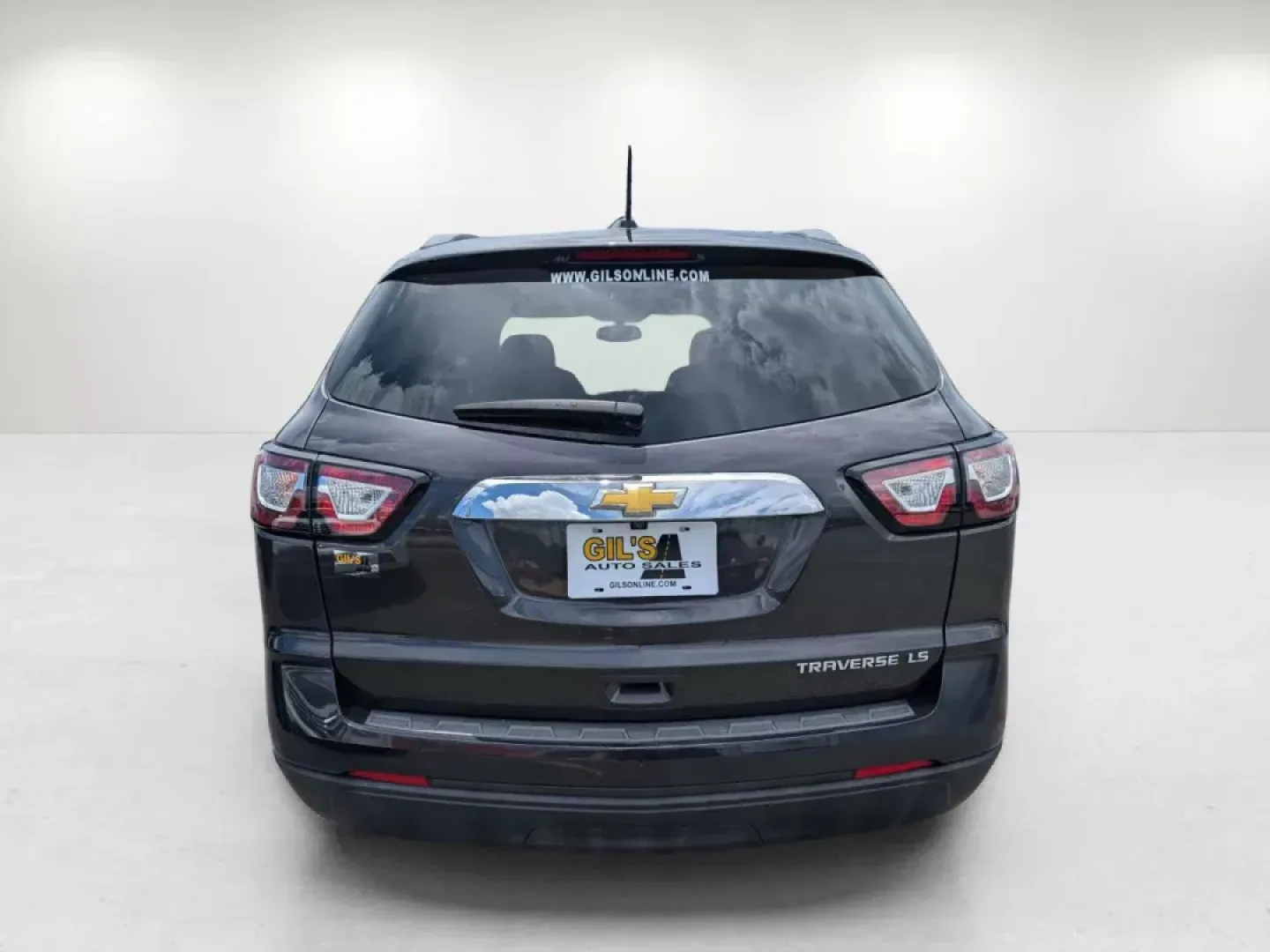 2015 /Dark Titanium/Light Titanium Chevrolet Traverse LS (1GNKRFKD6FJ) with an Other engine, located at 521 Old Farm Lane Rd, Prattville, AL, 36066, (334) 325-1505, 32.482460, -86.416367 - Experience the ultimate family road trips or weekend adventures with the 2015 Chevrolet Traverse LS, now available at Gils Auto in Prattville, AL. This spacious SUV is designed to accommodate your growing family, providing comfort and convenience without breaking the bank. With an impressive eight-p - Photo#5