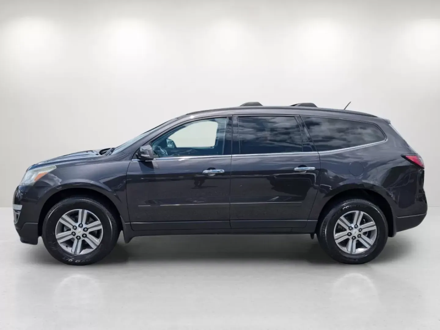 2015 /Ebony Chevrolet Traverse LT (1GNKRHKD2FJ) with an Other engine, located at 3959 U.S. 80 W, Phenix City, AL, 36870, (334) 297-4885, 32.469296, -85.135185 - **Explore Family Adventures with the 2015 Chevrolet Traverse LT at Gils Auto!**<br /> <br /> Are you ready for your next family adventure? The 2015 Chevrolet Traverse LT is the perfect companion for those weekend getaways, family road trips, or daily commutes around Phenix City, AL. With ample seati - Photo#7
