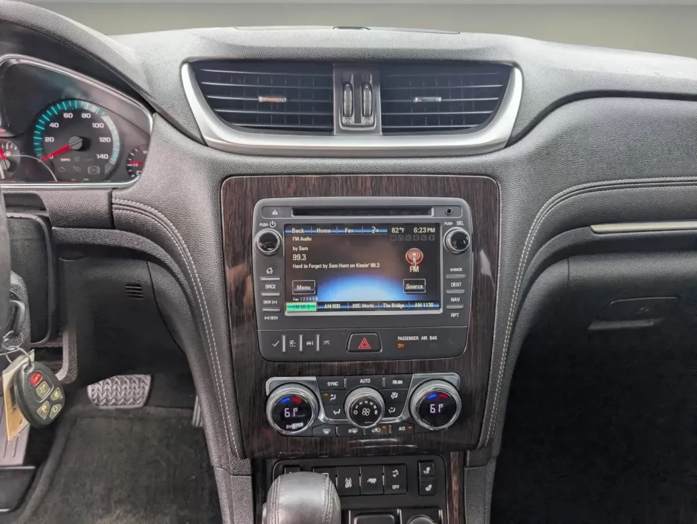 2015 /Ebony Chevrolet Traverse LT (1GNKRHKD9FJ) with an Other engine, located at 521 Old Farm Lane Rd, Prattville, AL, 36066, (334) 325-1505, 32.482460, -86.416367 - **Discover Adventure with the 2015 Chevrolet Traverse LT Your Perfect Family SUV!**<br /> <br /> Are you ready to elevate your family adventures? The 2015 Chevrolet Traverse LT is designed to take your family outings, weekend getaways, and daily commutes to an entirely new level. With spacious seat - Photo#14