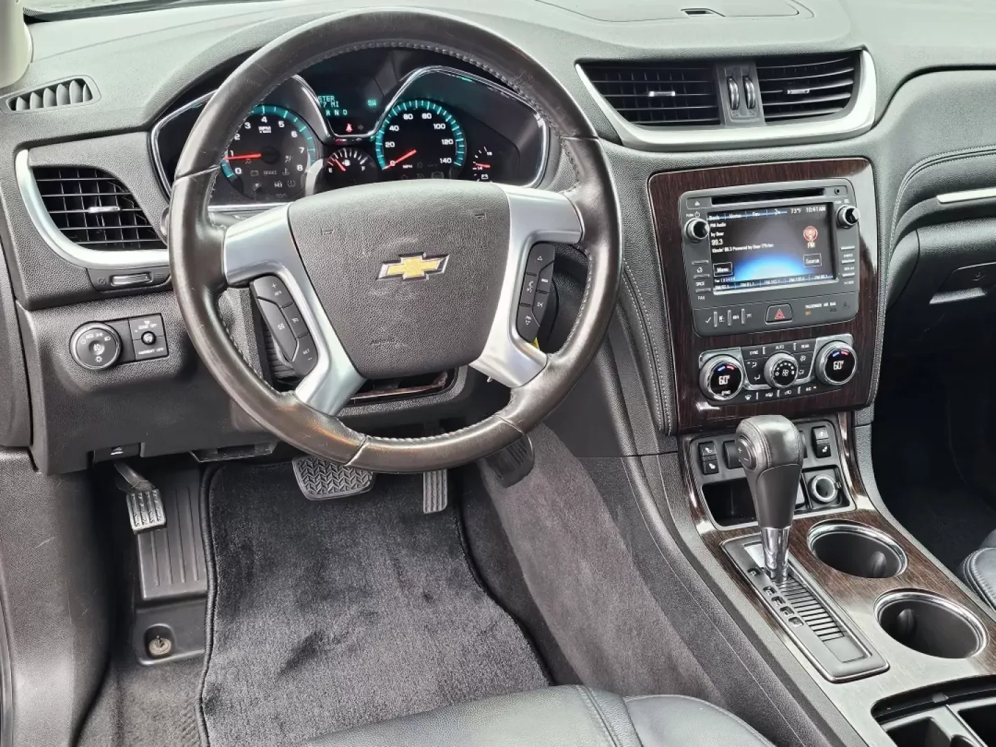 2015 /Ebony Chevrolet Traverse LT (1GNKRHKDXFJ) with an Other engine, located at 5115 14th Ave., Columbus, GA, 31904, (706) 323-0345, 32.511494, -84.971046 - **Elevate Your Family Adventures with the 2015 Chevrolet Traverse LT at Gils Auto!**<br /> <br /> Are you searching for the perfect family SUV that combines space, comfort, and the latest technology? Look no further than this 2015 Chevrolet Traverse LT, now available at Gils Auto in Phenix City, AL. - Photo#16