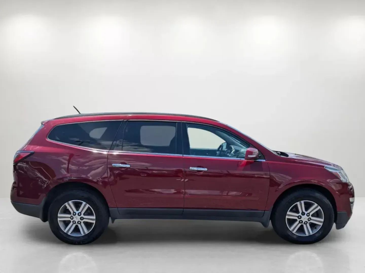 2015 /Ebony Chevrolet Traverse LT (1GNKVHKD6FJ) with an Gas V6 3.6L/217 engine, 6-Speed Automatic transmission, located at 7000 Northlake Connector, Columbus, GA, 31904, (706) 987-8085, 32.524975, -84.978134 - 2015 Chevrolet Traverse LT - Photo#3