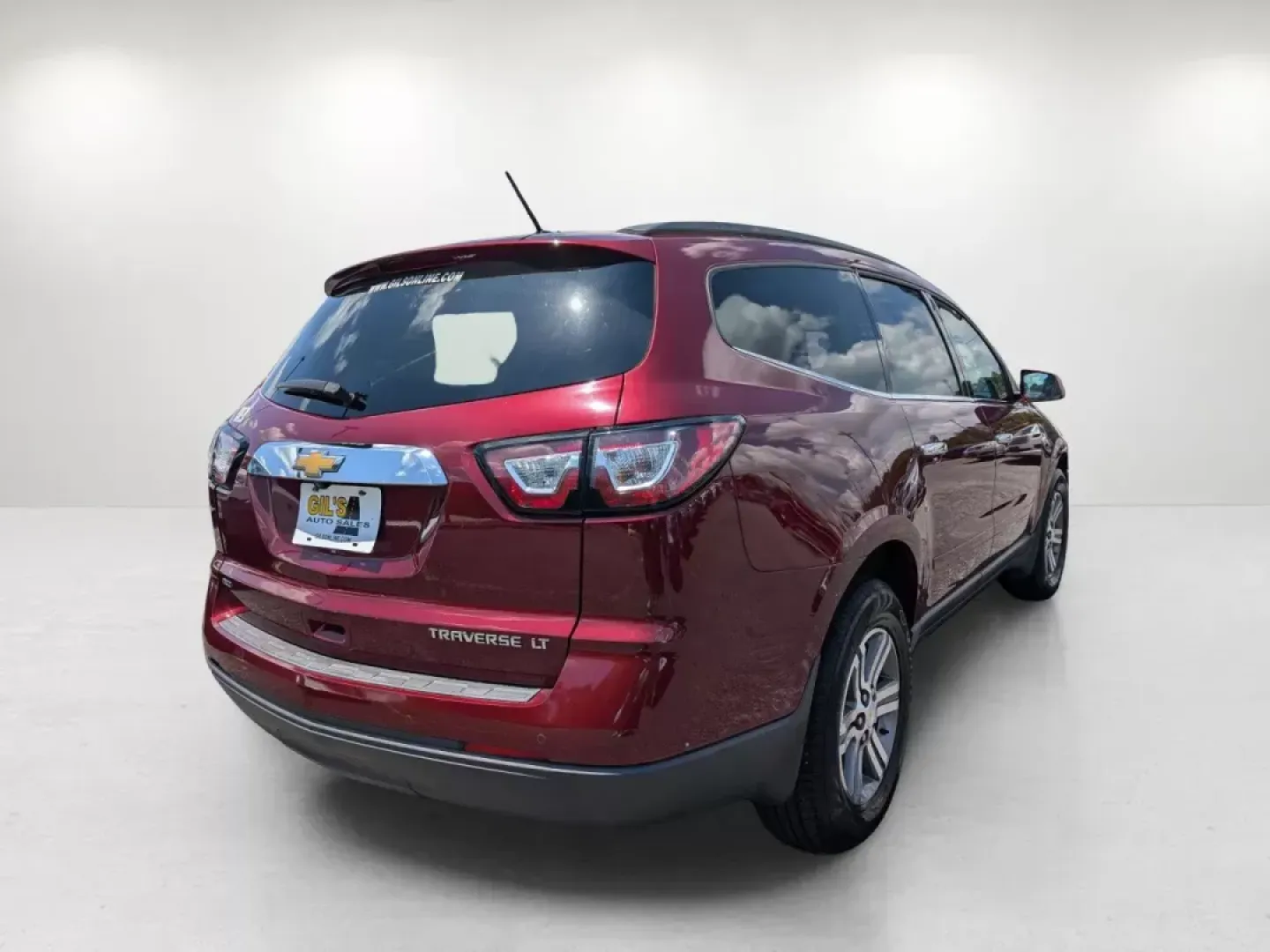2015 /Ebony Chevrolet Traverse LT (1GNKVHKD6FJ) with an Gas V6 3.6L/217 engine, 6-Speed Automatic transmission, located at 7000 Northlake Connector, Columbus, GA, 31904, (706) 987-8085, 32.524975, -84.978134 - 2015 Chevrolet Traverse LT - Photo#4