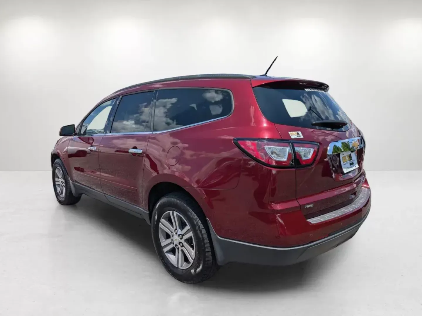 2015 /Ebony Chevrolet Traverse LT (1GNKVHKD6FJ) with an Gas V6 3.6L/217 engine, 6-Speed Automatic transmission, located at 7000 Northlake Connector, Columbus, GA, 31904, (706) 987-8085, 32.524975, -84.978134 - 2015 Chevrolet Traverse LT - Photo#6