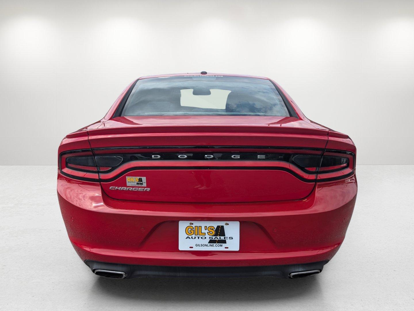 2015 /Black Dodge Charger SE (2C3CDXBGXFH) with an Regular Unleaded V-6 3.6 L/220 engine, 8-Speed Automatic w/OD transmission, located at 1430 Gateway Drive, Opelika, AL, 36801, (334) 239-0944, 32.637871, -85.409790 - 2015 Dodge Charger SE - Photo#5
