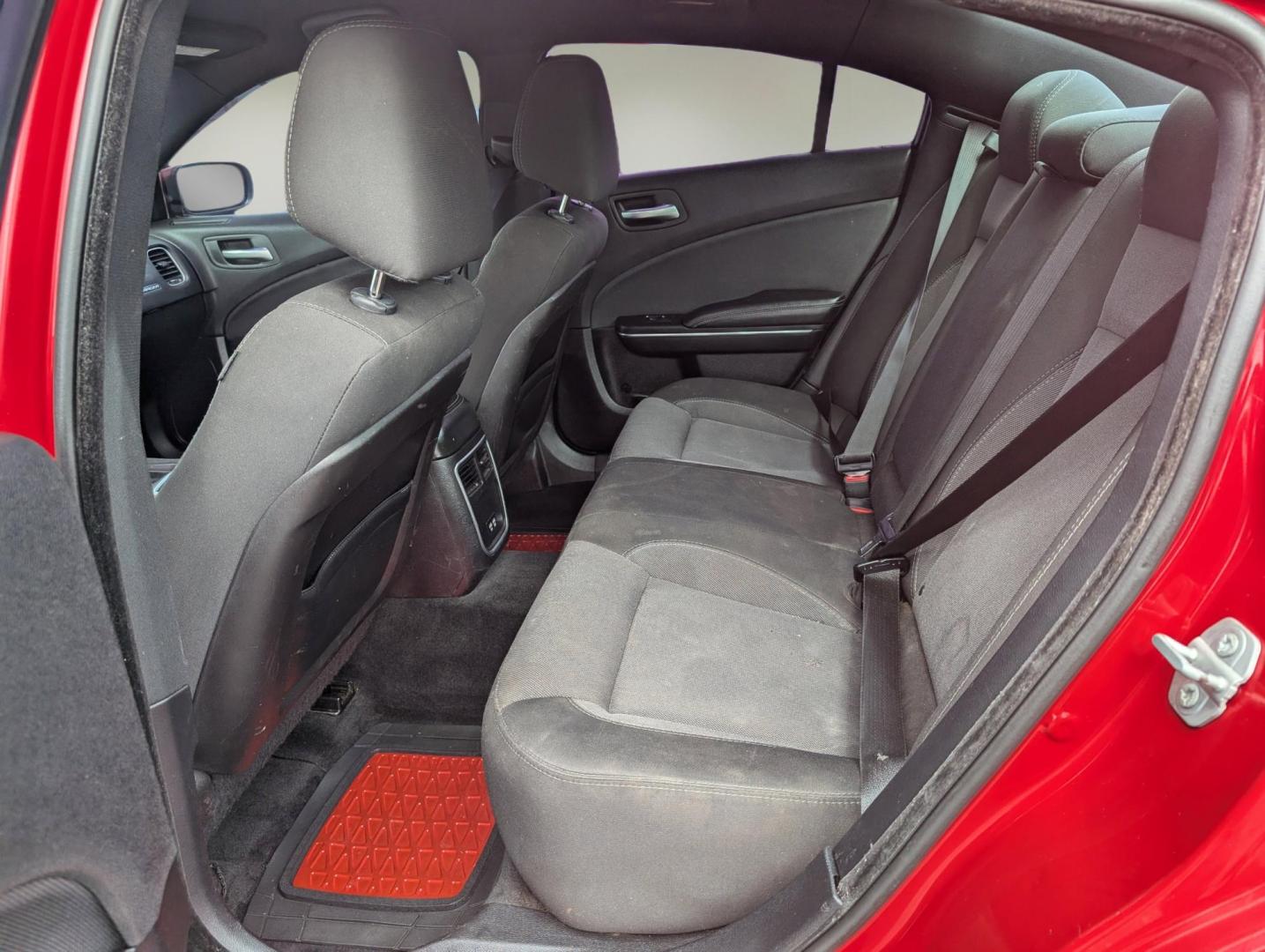 2015 /Black Dodge Charger SE (2C3CDXBGXFH) with an Regular Unleaded V-6 3.6 L/220 engine, 8-Speed Automatic w/OD transmission, located at 1430 Gateway Drive, Opelika, AL, 36801, (334) 239-0944, 32.637871, -85.409790 - 2015 Dodge Charger SE - Photo#10