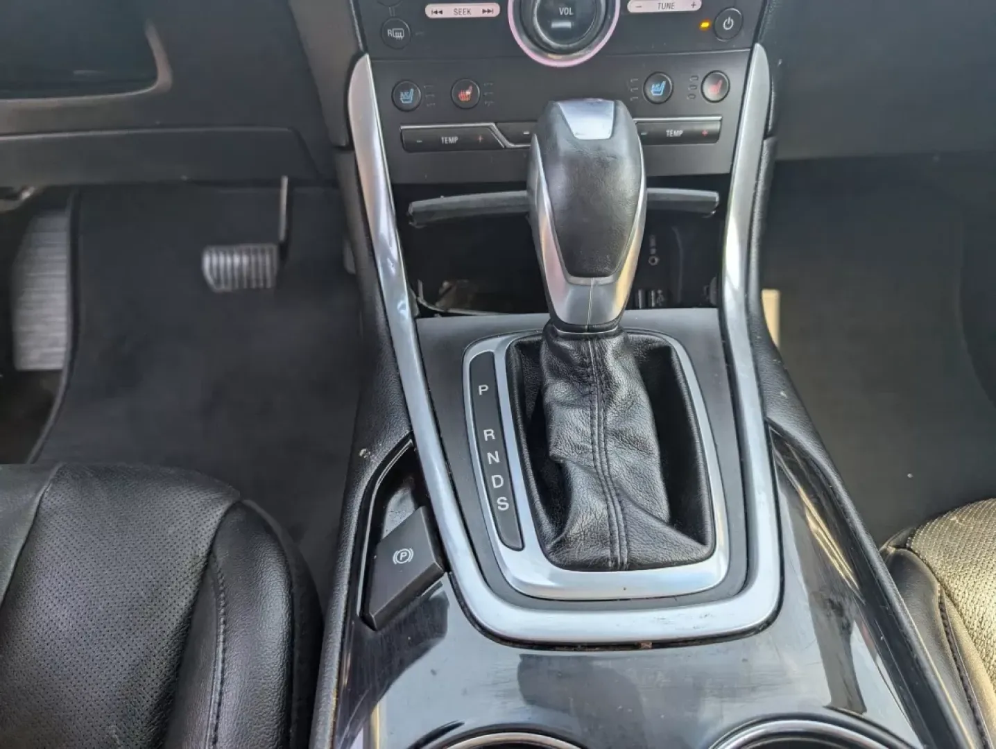 2015 Ford Edge Titanium (2FMTK3K89FB) with an Other engine, located at 1430 Gateway Drive, Opelika, AL, 36801, (334) 239-0944, 32.637871, -85.409790 - **Discover the Perfect SUV for Your Next Adventure: 2015 Ford Edge Titanium at Gils Auto!**<br /> <br /> Are you ready to elevate your daily commute or weekend adventures? Look no further than the stunning 2015 Ford Edge Titanium, now available at Gils Auto in Phenix City, AL. This versatile SUV is - Photo#13
