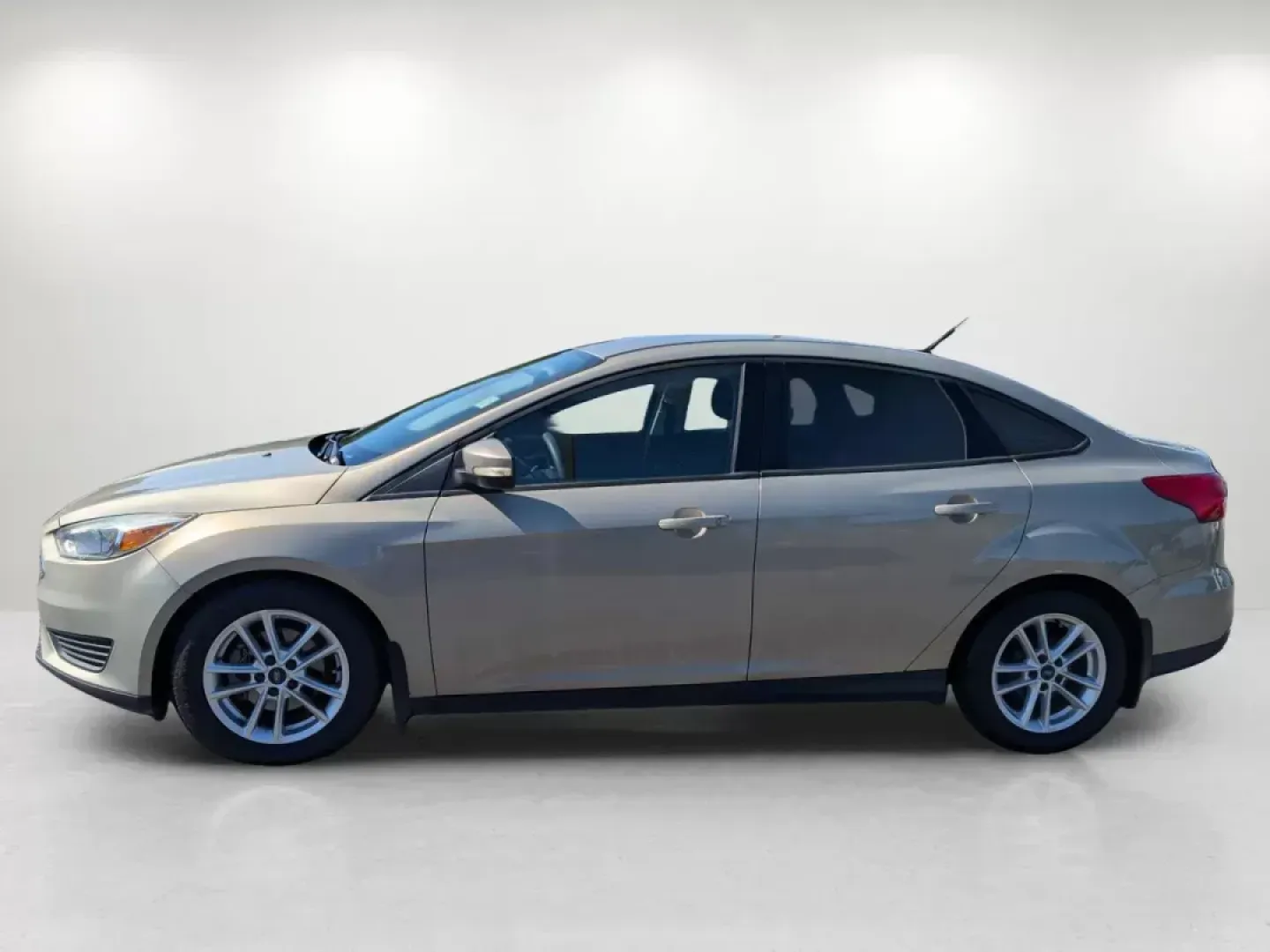 2015 Ford Focus SE (1FADP3F22FL) with an Other engine, located at 1430 Gateway Drive, Opelika, AL, 36801, (334) 239-0944, 32.637871, -85.409790 - **Discover the Perfect Sedan for Your Lifestyle at Gils Auto - Opelika!**<br /> <br /> Are you on the hunt for a reliable vehicle that fits your busy lifestyle? Whether you're a budget-conscious buyer seeking a dependable daily commuter, or a growing family needing a spacious and comfortable ride, t - Photo#1