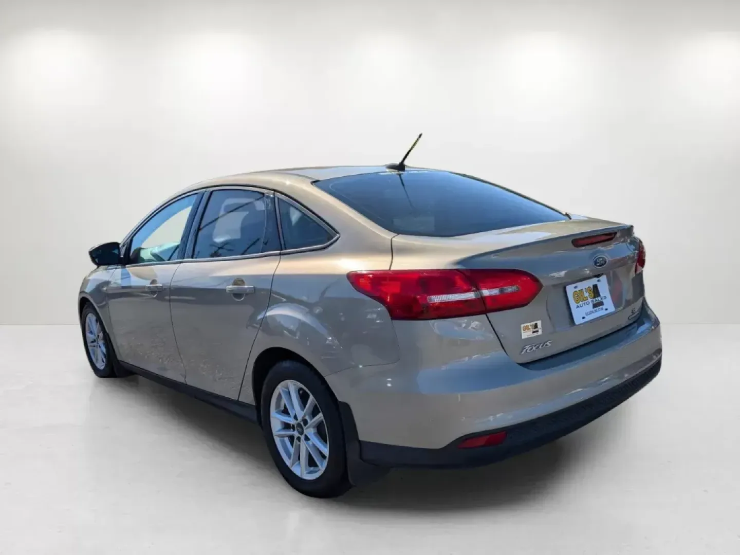 2015 Ford Focus SE (1FADP3F22FL) with an Other engine, located at 1430 Gateway Drive, Opelika, AL, 36801, (334) 239-0944, 32.637871, -85.409790 - **Discover the Perfect Sedan for Your Lifestyle at Gils Auto - Opelika!**<br /> <br /> Are you on the hunt for a reliable vehicle that fits your busy lifestyle? Whether you're a budget-conscious buyer seeking a dependable daily commuter, or a growing family needing a spacious and comfortable ride, t - Photo#2