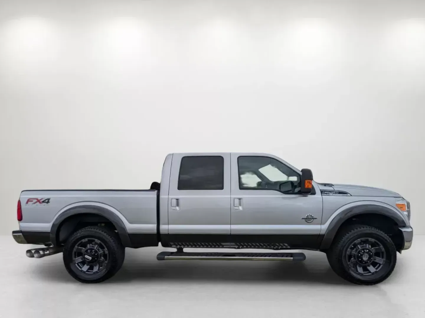 2015 Ford Super Duty F-250 SRW Lariat (1FT7W2BT5FE) with an Intercooled Turbo Diesel V-8 6.7 L/406 engine, 6-Speed Automatic w/OD transmission, located at 7000 Northlake Connector, Columbus, GA, 31904, (706) 987-8085, 32.524975, -84.978134 - 2015 Ford Super Duty F-250 SRW Lariat - Photo#4