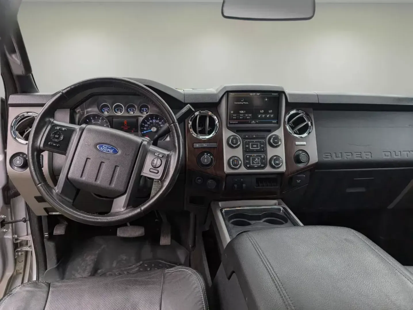 2015 Ford Super Duty F-250 SRW Lariat (1FT7W2BT5FE) with an Intercooled Turbo Diesel V-8 6.7 L/406 engine, 6-Speed Automatic w/OD transmission, located at 7000 Northlake Connector, Columbus, GA, 31904, (706) 987-8085, 32.524975, -84.978134 - 2015 Ford Super Duty F-250 SRW Lariat - Photo#10