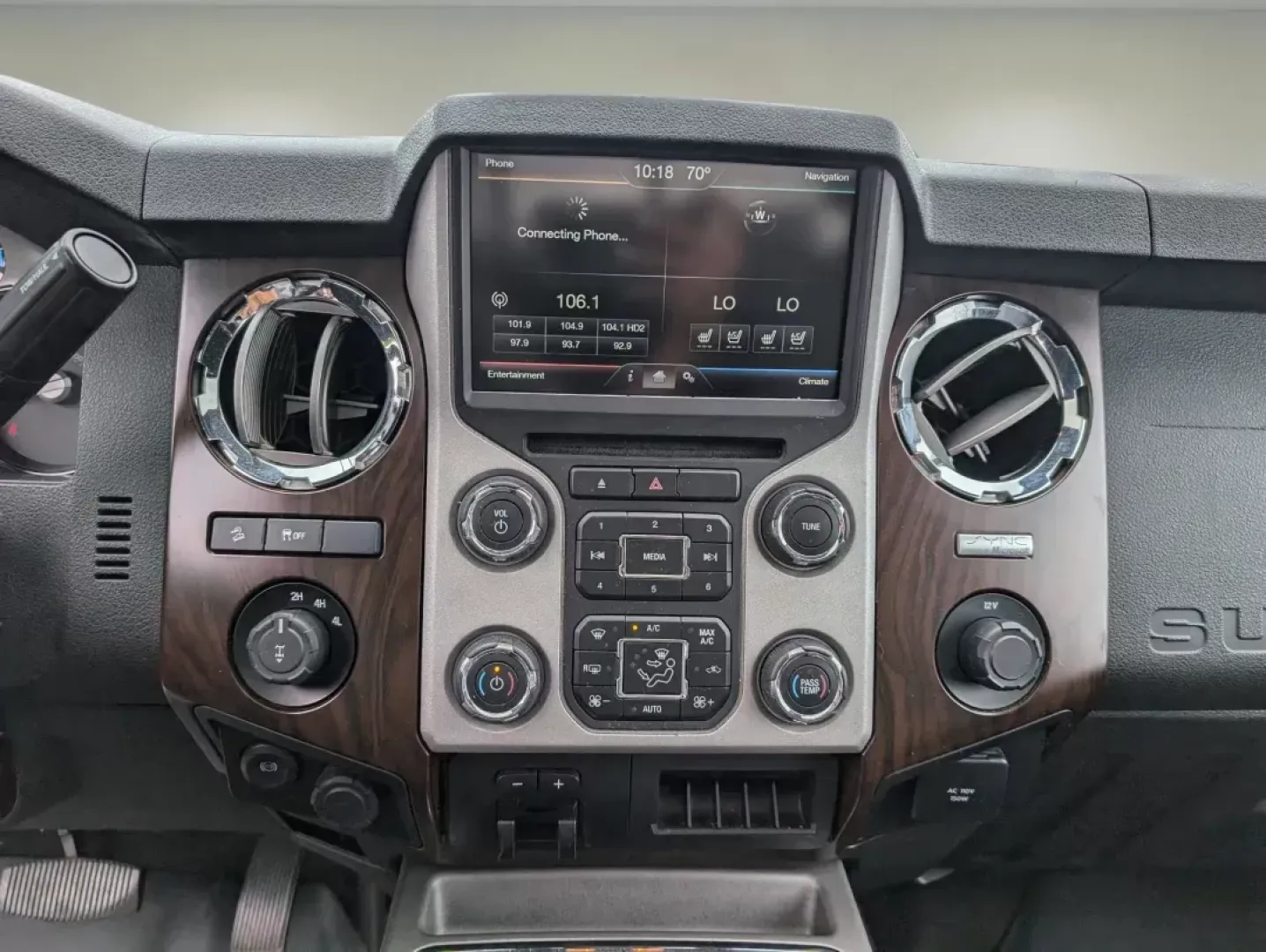 2015 Ford Super Duty F-250 SRW Lariat (1FT7W2BT5FE) with an Intercooled Turbo Diesel V-8 6.7 L/406 engine, 6-Speed Automatic w/OD transmission, located at 7000 Northlake Connector, Columbus, GA, 31904, (706) 987-8085, 32.524975, -84.978134 - 2015 Ford Super Duty F-250 SRW Lariat - Photo#12