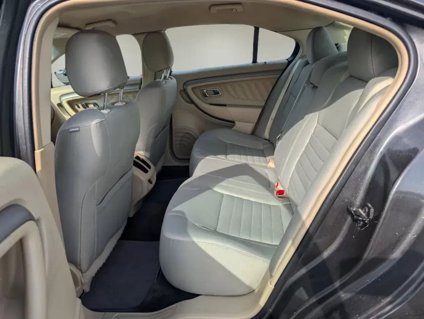 2015 Ford Taurus SE (1FAHP2D82FG) with an Regular Unleaded V-6 3.5 L/213 engine, 6-Speed Automatic w/OD transmission, located at 1430 Gateway Drive, Opelika, AL, 36801, (334) 239-0944, 32.637871, -85.409790 - 2015 Ford Taurus SE - Photo#10