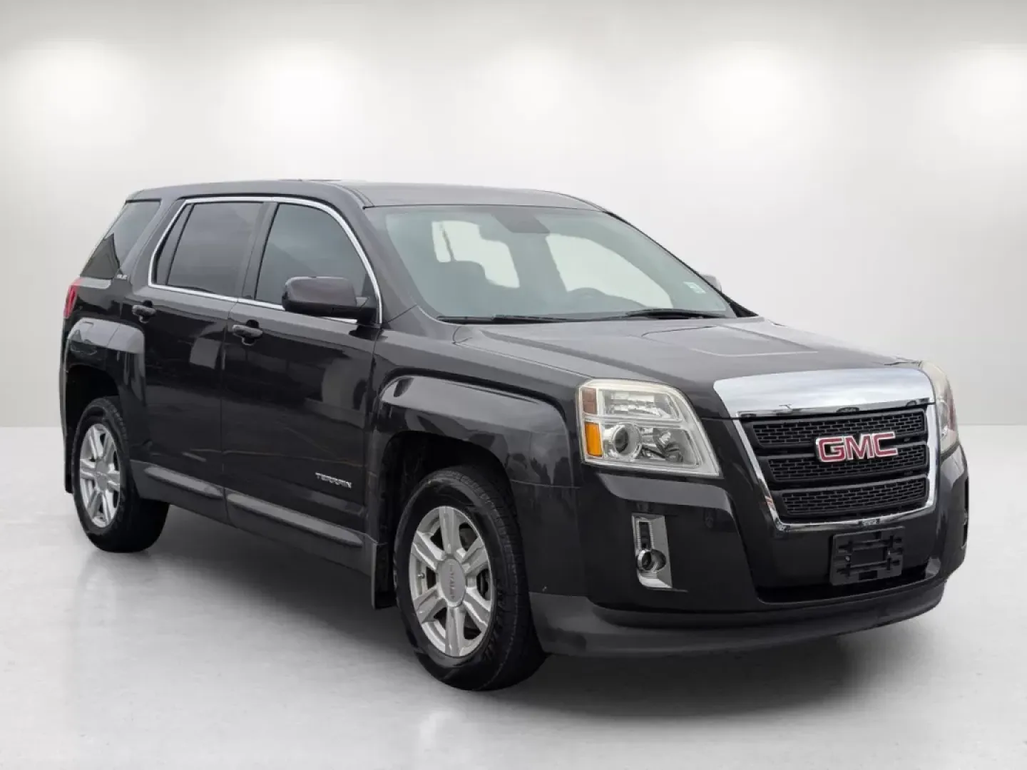 2015 /Jet Black GMC Terrain SLE (2GKALMEK4F6) with an Other engine, located at 3959 U.S. 80 W, Phenix City, AL, 36870, (334) 297-4885, 32.469296, -85.135185 - **Explore the Open Road in Style: 2015 GMC Terrain SLE Perfect for Your Next Adventure!**<br /> <br /> Imagine embarking on your next family road trip or weekend getaway in a vehicle that combines reliability, comfort, and a touch of sophistication. The 2015 GMC Terrain SLE, available at Gils Auto - Photo#2