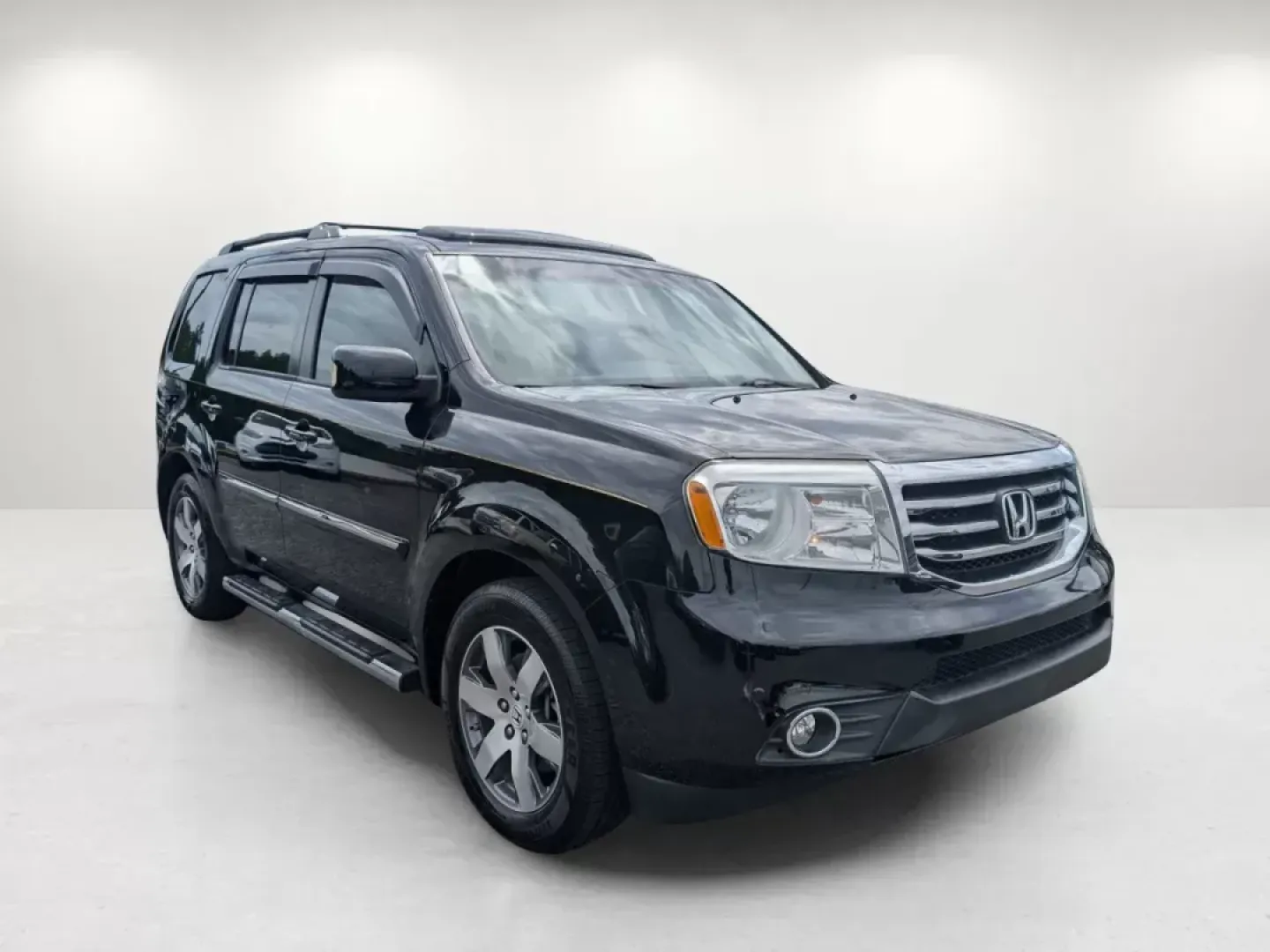 2015 Honda Pilot Touring (5FNYF3H90FB) with an Regular Unleaded V-6 3.5 L/212 engine, 5-Speed Automatic w/OD transmission, located at 804 22nd Ave, Phenix City, AL, 36870, (334) 297-1860, 32.484749, -85.024475 - 2015 Honda Pilot Touring - Photo#2