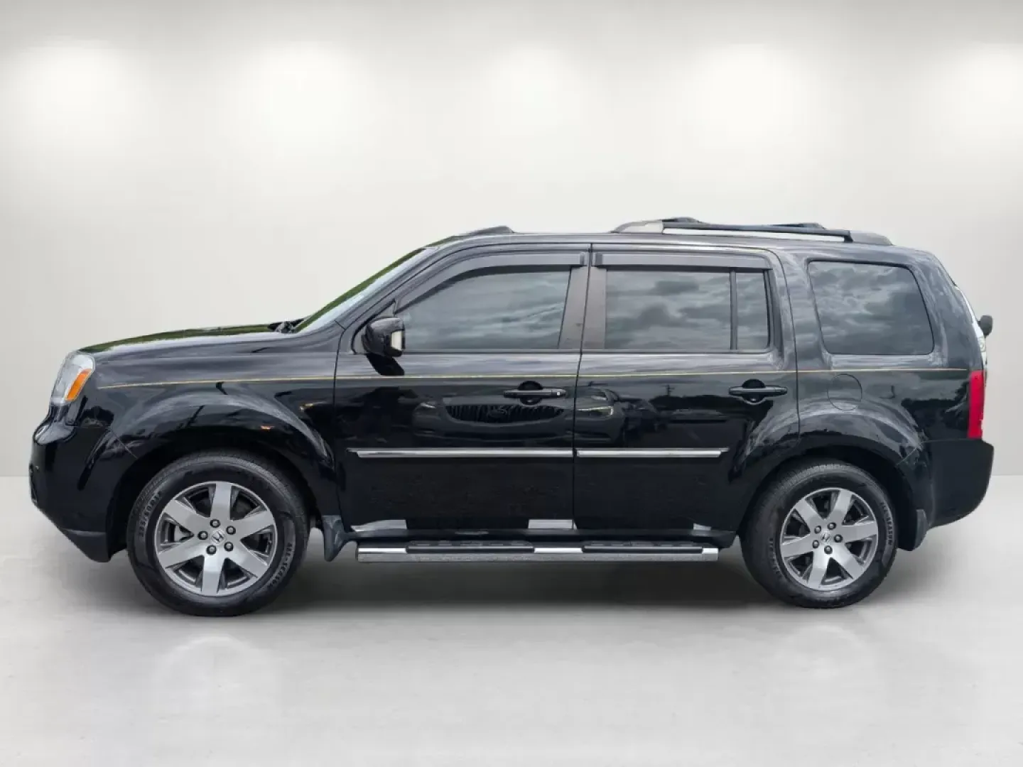 2015 Honda Pilot Touring (5FNYF3H90FB) with an Regular Unleaded V-6 3.5 L/212 engine, 5-Speed Automatic w/OD transmission, located at 804 22nd Ave, Phenix City, AL, 36870, (334) 297-1860, 32.484749, -85.024475 - 2015 Honda Pilot Touring - Photo#7