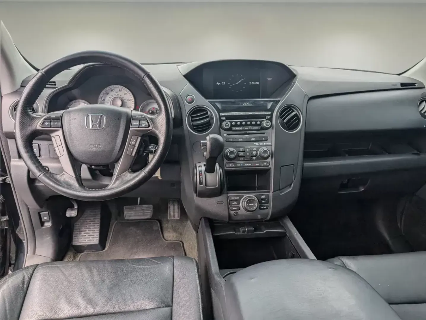 2015 Honda Pilot Touring (5FNYF3H90FB) with an Regular Unleaded V-6 3.5 L/212 engine, 5-Speed Automatic w/OD transmission, located at 804 22nd Ave, Phenix City, AL, 36870, (334) 297-1860, 32.484749, -85.024475 - 2015 Honda Pilot Touring - Photo#12