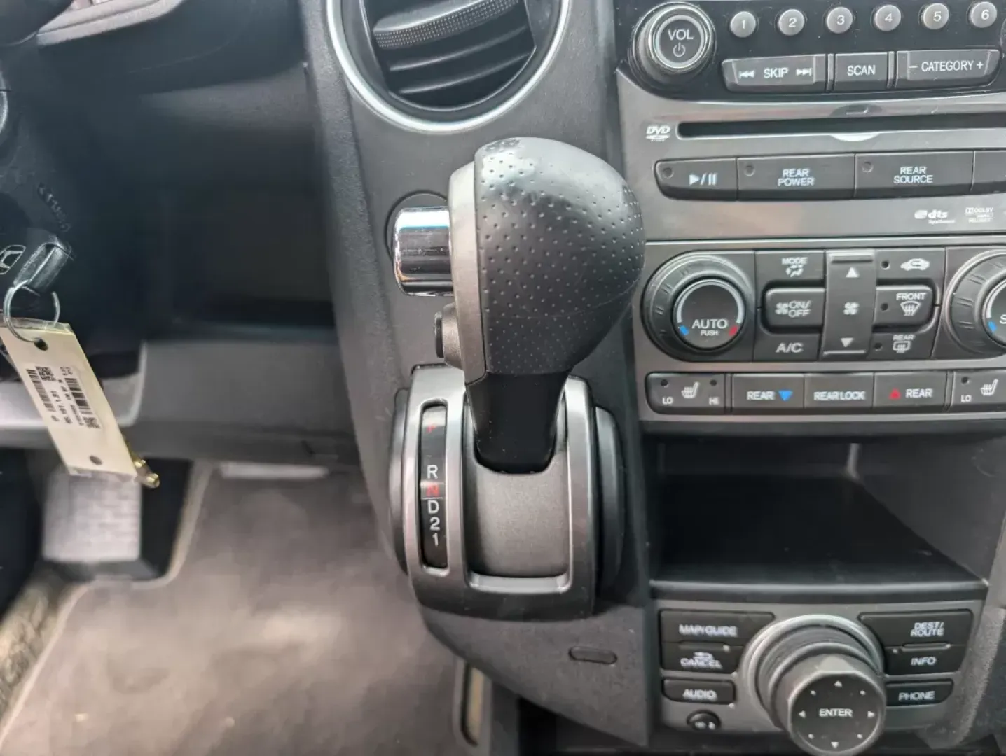 2015 Honda Pilot Touring (5FNYF3H90FB) with an Regular Unleaded V-6 3.5 L/212 engine, 5-Speed Automatic w/OD transmission, located at 804 22nd Ave, Phenix City, AL, 36870, (334) 297-1860, 32.484749, -85.024475 - 2015 Honda Pilot Touring - Photo#14
