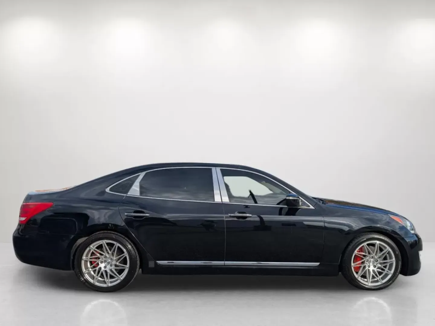 2015 /Ivory Hyundai Equus Signature (KMHGH4JH8FU) with an Other engine, located at 7000 Northlake Connector, Columbus, GA, 31904, (706) 987-8085, 32.524975, -84.978134 - **Elevate Your Driving Experience with the 2015 Hyundai Equus Perfect for Luxury Seekers and Families Alike!**<br /> <br /> If you're searching for a vehicle that combines luxury, comfort, and reliability, look no further than the stunning 2015 Hyundai Equus. This premium sedan is designed to cater - Photo#3