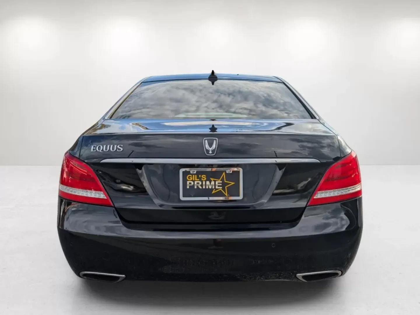 2015 /Ivory Hyundai Equus Signature (KMHGH4JH8FU) with an Other engine, located at 7000 Northlake Connector, Columbus, GA, 31904, (706) 987-8085, 32.524975, -84.978134 - **Elevate Your Driving Experience with the 2015 Hyundai Equus Perfect for Luxury Seekers and Families Alike!**<br /> <br /> If you're searching for a vehicle that combines luxury, comfort, and reliability, look no further than the stunning 2015 Hyundai Equus. This premium sedan is designed to cater - Photo#5