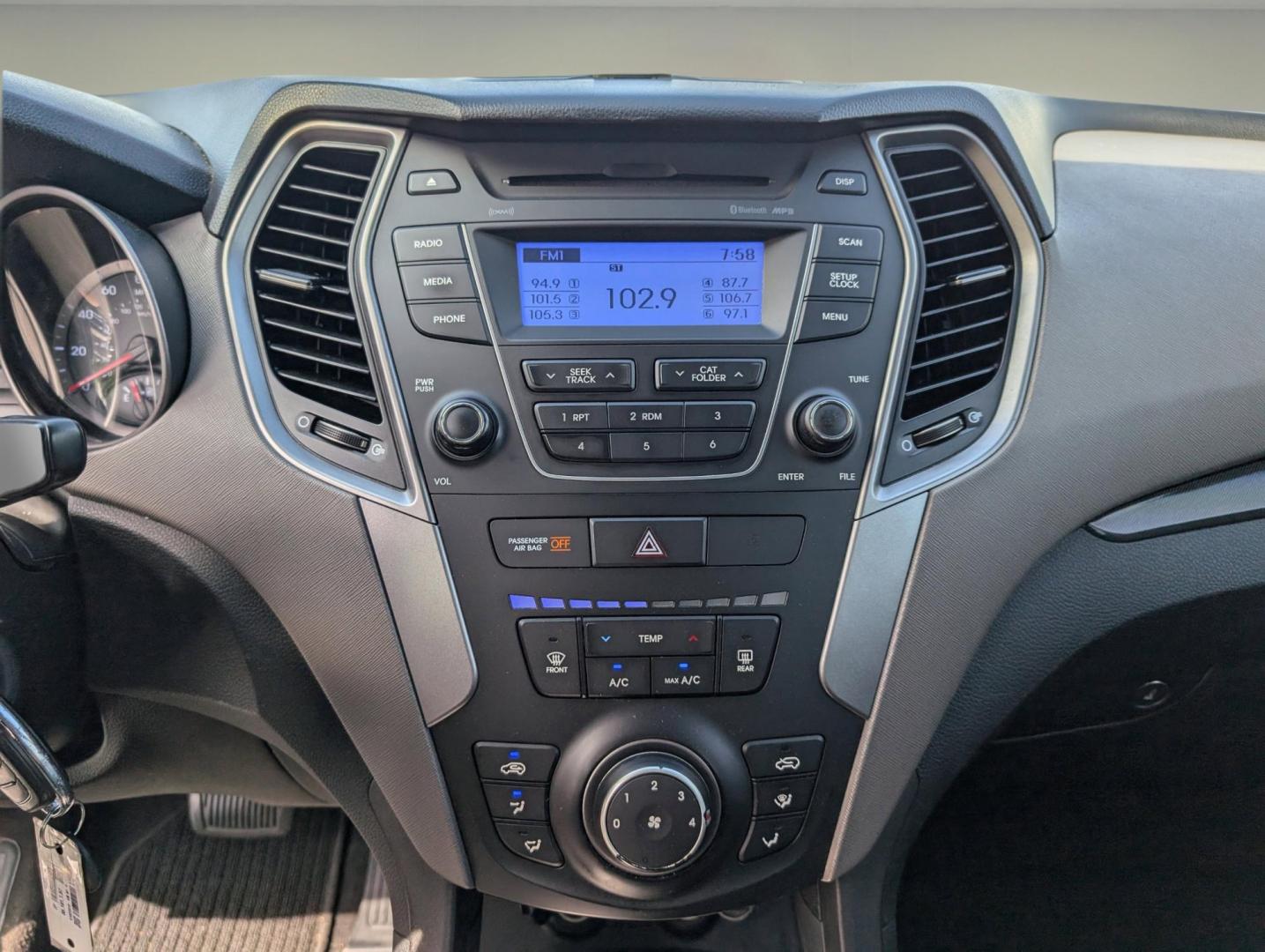 2015 /Gray Hyundai Santa Fe Sport (5XYZT3LB6FG) with an Regular Unleaded I-4 2.4 L/144 engine, 6-Speed Automatic w/OD transmission, located at 804 22nd Ave, Phenix City, AL, 36870, (334) 297-1860, 32.484749, -85.024475 - 2015 Hyundai Santa Fe Sport - Photo#13