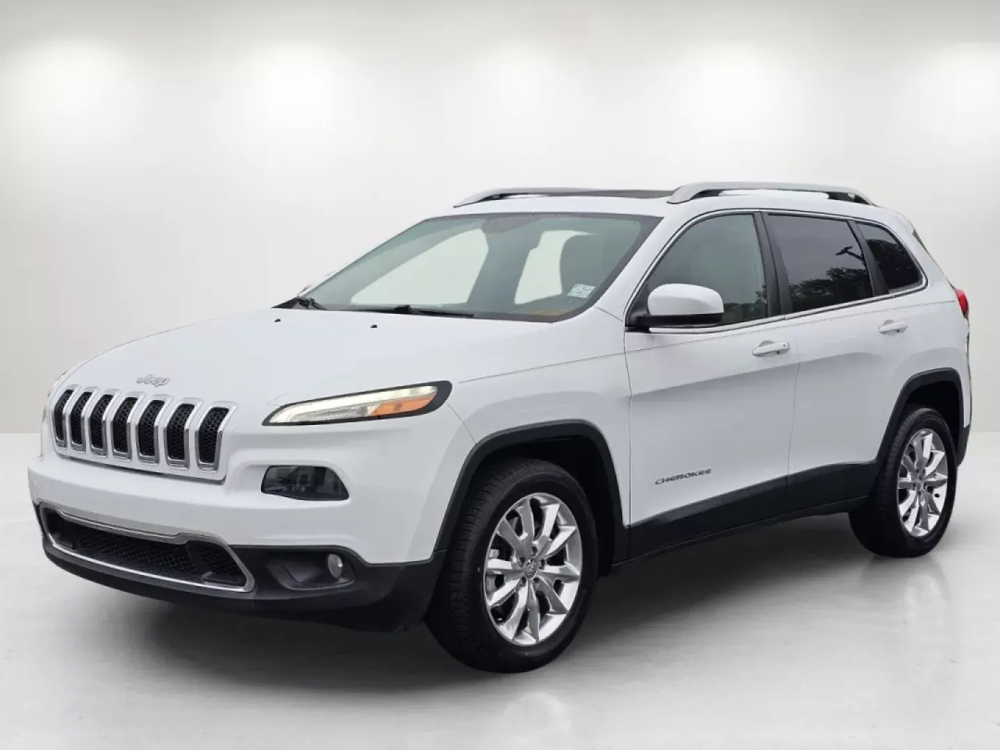 2015 /Lt Frost Beige/Black Jeep Cherokee Limited (1C4PJLDS1FW) with an Other engine, located at 3959 U.S. 80 W, Phenix City, AL, 36870, (334) 297-4885, 32.469296, -85.135185 - Discover your next adventure with the 2015 Jeep Cherokee Limited, the perfect vehicle for those seeking a balance of comfort, style, and capability. Whether you're a growing family needing extra space, a commuter looking for a reliable ride, or someone who loves weekend getaways, this crossover is d - Photo#1