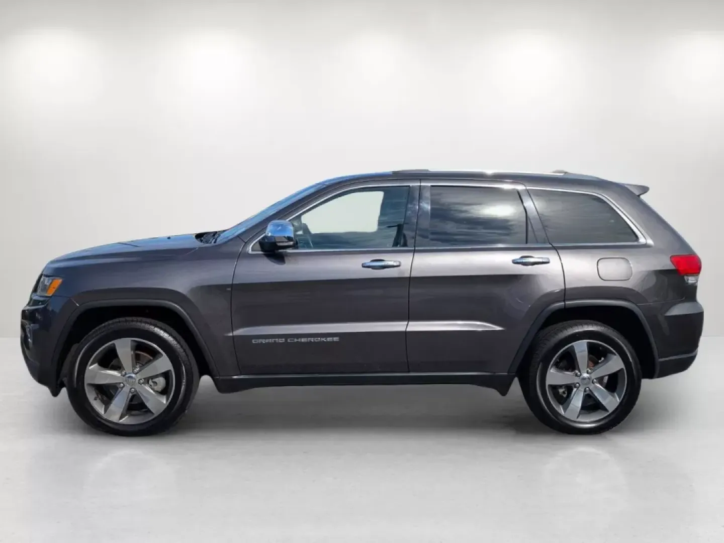 2015 /Black Jeep Grand Cherokee Limited (1C4RJEBG1FC) with an Other engine, located at 3959 U.S. 80 W, Phenix City, AL, 36870, (334) 297-4885, 32.469296, -85.135185 - **Elevate Your Everyday Adventures in This 2015 Jeep Grand Cherokee Limited!**<br /> <br /> Are you searching for the ultimate SUV that can keep up with your bustling lifestyle? Look no further! This 2015 Jeep Grand Cherokee Limited is perfect for those who crave both adventure and everyday utility. - Photo#7