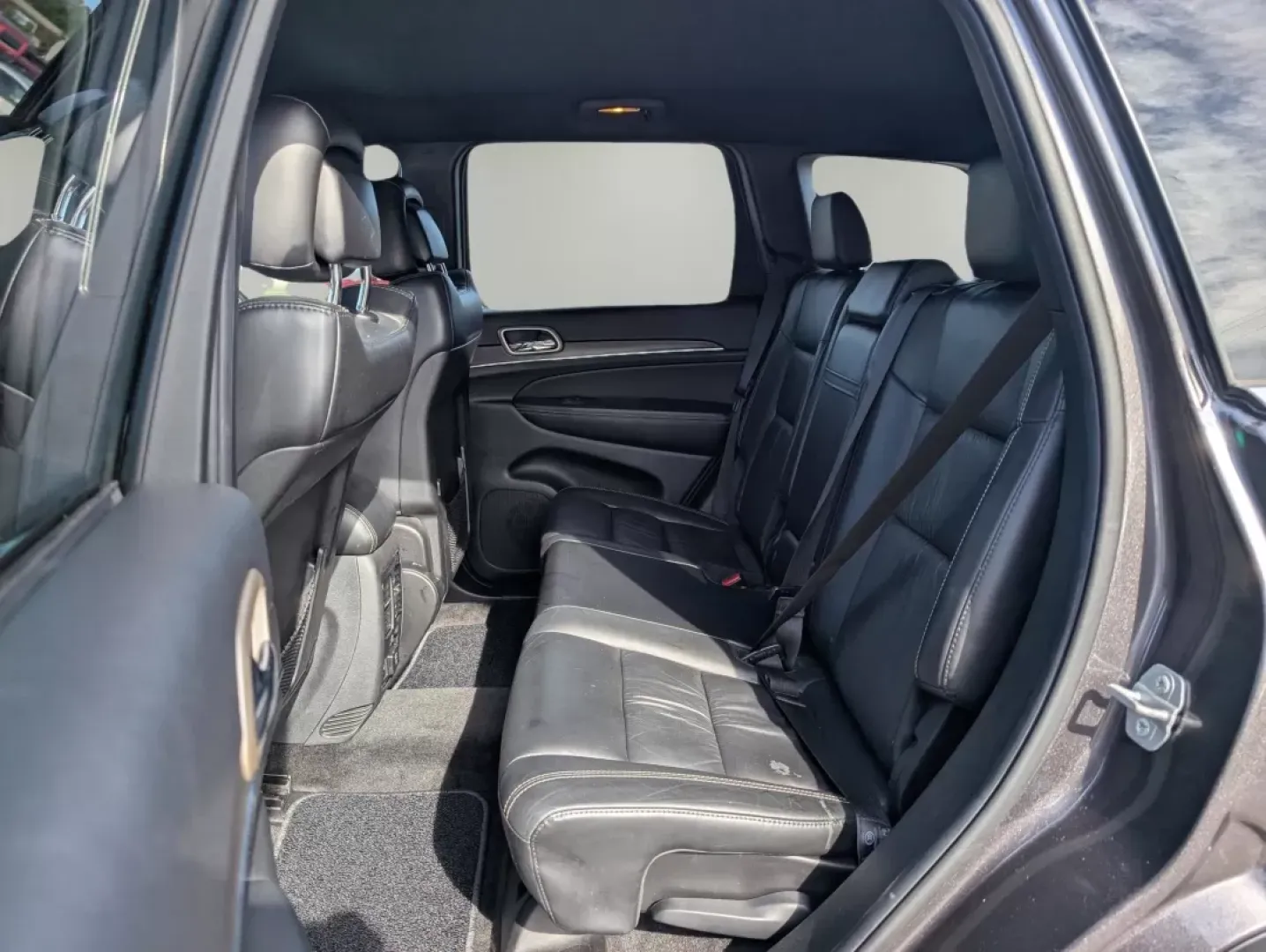 2015 /Black Jeep Grand Cherokee Limited (1C4RJEBG1FC) with an Other engine, located at 3959 U.S. 80 W, Phenix City, AL, 36870, (334) 297-4885, 32.469296, -85.135185 - **Elevate Your Everyday Adventures in This 2015 Jeep Grand Cherokee Limited!**<br /> <br /> Are you searching for the ultimate SUV that can keep up with your bustling lifestyle? Look no further! This 2015 Jeep Grand Cherokee Limited is perfect for those who crave both adventure and everyday utility. - Photo#9