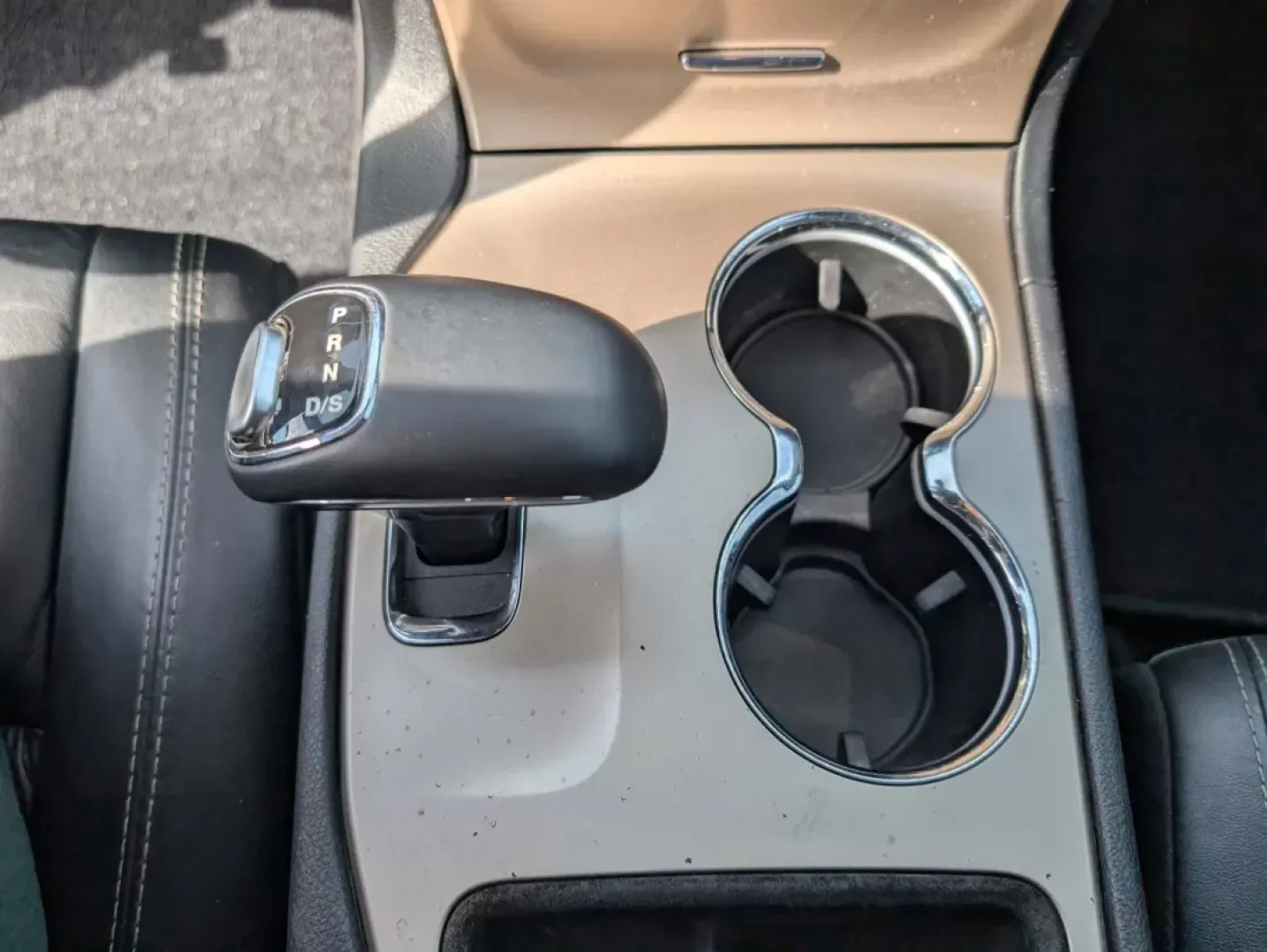 2015 /Black Jeep Grand Cherokee Limited (1C4RJEBG1FC) with an Other engine, located at 3959 U.S. 80 W, Phenix City, AL, 36870, (334) 297-4885, 32.469296, -85.135185 - **Elevate Your Everyday Adventures in This 2015 Jeep Grand Cherokee Limited!**<br /> <br /> Are you searching for the ultimate SUV that can keep up with your bustling lifestyle? Look no further! This 2015 Jeep Grand Cherokee Limited is perfect for those who crave both adventure and everyday utility. - Photo#13