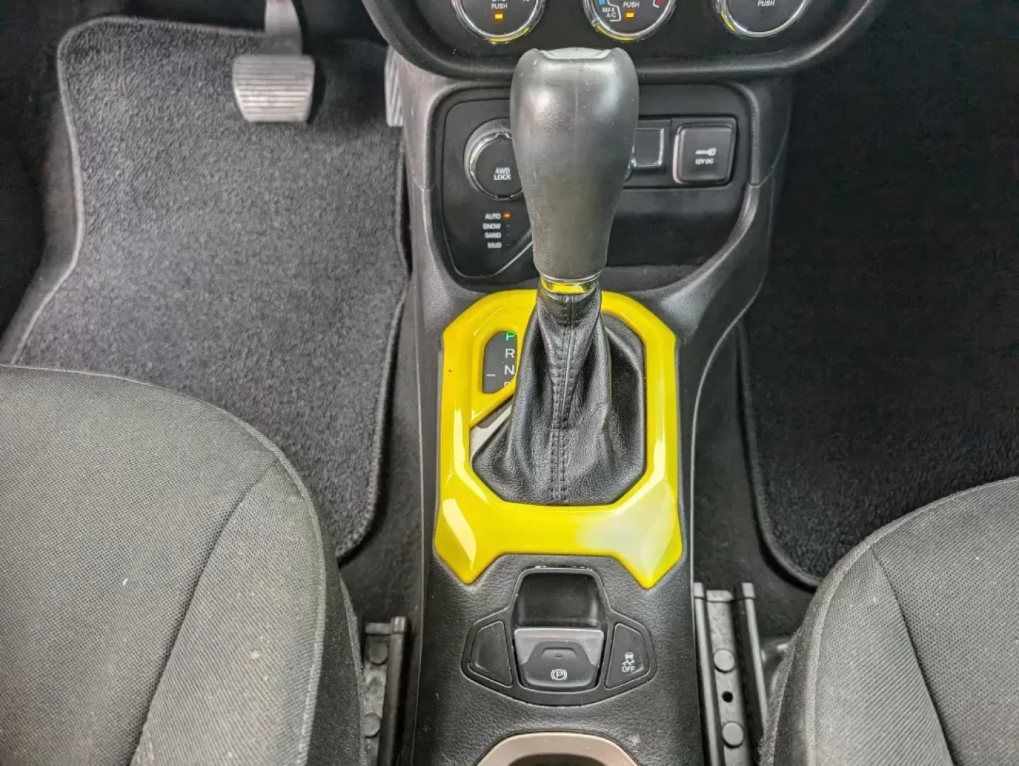 2015 /Black Jeep Renegade Sport (ZACCJBAT1FP) with an Other engine, located at 1430 Gateway Drive, Opelika, AL, 36801, (334) 239-0944, 32.637871, -85.409790 - ### Unleash Adventure with This 2015 Jeep Renegade Sport in Opelika!<br /> <br /> Are you ready to elevate your weekend adventures or daily commutes? This 2015 Jeep Renegade Sport, now available at Gils Auto in Opelika, AL, is your ticket to both thrill and utility! With its striking Solar Yellow ex - Photo#14