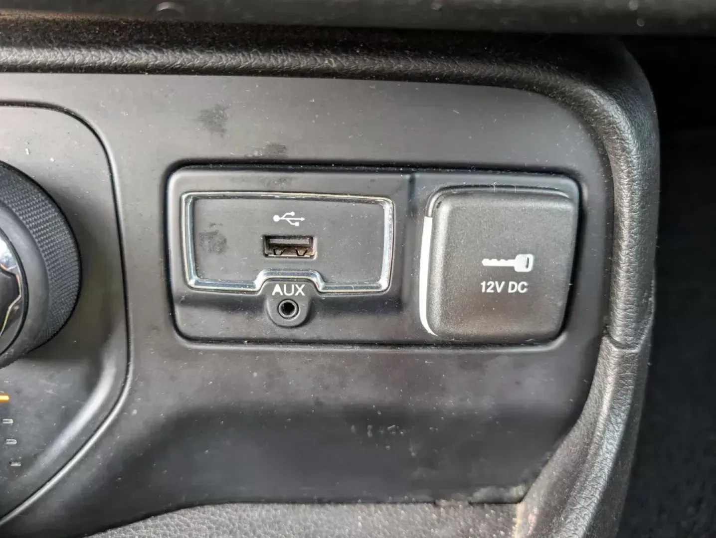2015 /Black Jeep Renegade Sport (ZACCJBAT1FP) with an Other engine, located at 1430 Gateway Drive, Opelika, AL, 36801, (334) 239-0944, 32.637871, -85.409790 - ### Unleash Adventure with This 2015 Jeep Renegade Sport in Opelika!<br /> <br /> Are you ready to elevate your weekend adventures or daily commutes? This 2015 Jeep Renegade Sport, now available at Gils Auto in Opelika, AL, is your ticket to both thrill and utility! With its striking Solar Yellow ex - Photo#15