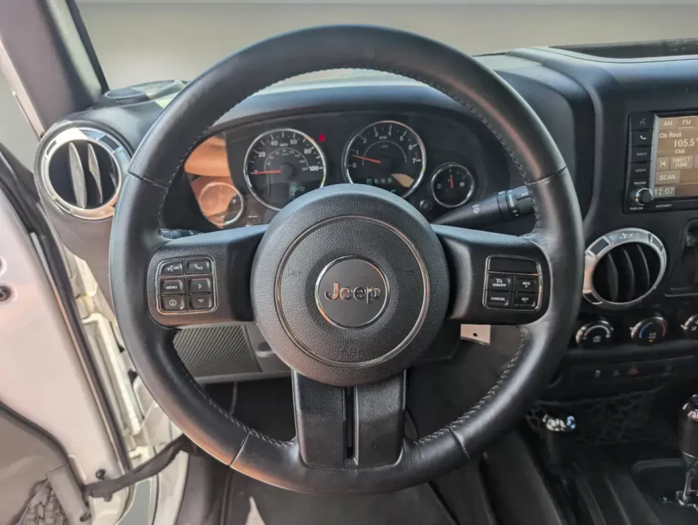 2015 Bright White Clearcoat /Black Jeep Wrangler Rubicon (1C4BJWCG4FL) with an Regular Unleaded V-6 3.6 L/220 engine, 5-Speed Automatic w/OD transmission, located at 7000 Northlake Connector, Columbus, GA, 31904, (706) 987-8085, 32.524975, -84.978134 - 2015 Jeep Wrangler Rubicon - Photo#15