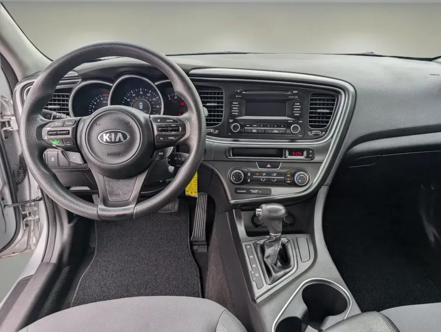 2015 /Black Kia Optima LX (5XXGM4A78FG) with an Regular Unleaded I-4 2.4 L/144 engine, 6-Speed Automatic w/OD transmission, located at 5115 14th Ave., Columbus, GA, 31904, (706) 323-0345, 32.511494, -84.971046 - 2015 Kia Optima LX - Photo#11