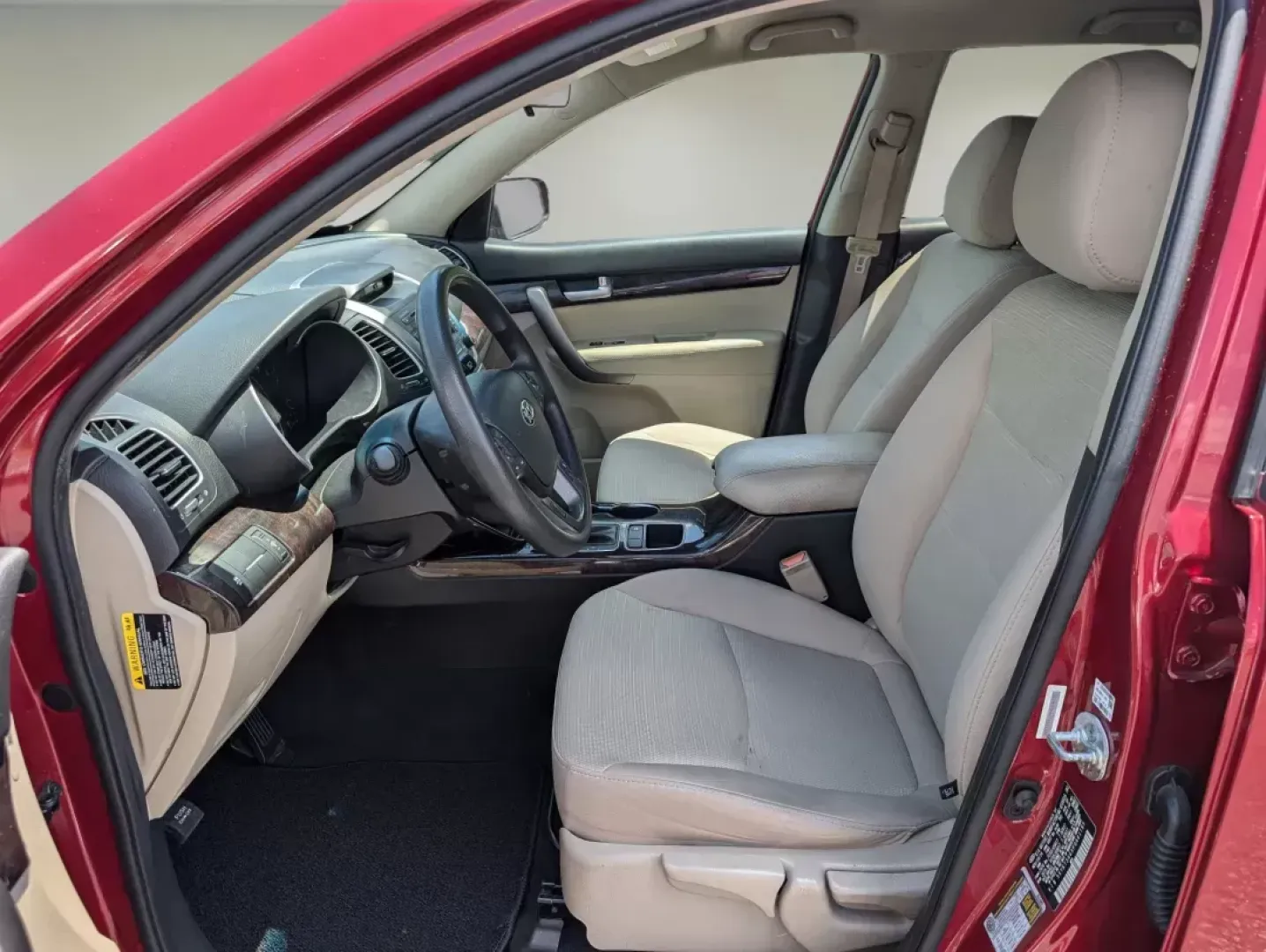 2015 /Beige Kia Sorento LX (5XYKT3A6XFG) with an Regular Unleaded I-4 2.4 L/144 engine, 6-Speed Automatic w/OD transmission, located at 521 Old Farm Lane Rd, Prattville, AL, 36066, (334) 325-1505, 32.482460, -86.416367 - 2015 Kia Sorento LX - Photo#9