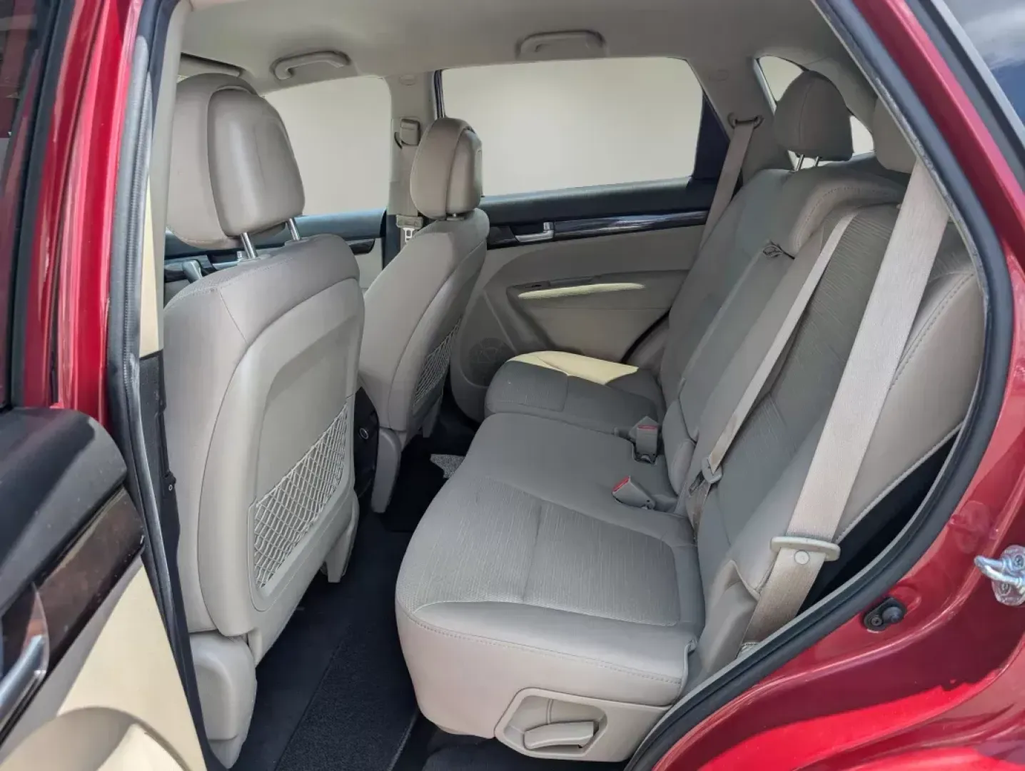 2015 /Beige Kia Sorento LX (5XYKT3A6XFG) with an Regular Unleaded I-4 2.4 L/144 engine, 6-Speed Automatic w/OD transmission, located at 521 Old Farm Lane Rd, Prattville, AL, 36066, (334) 325-1505, 32.482460, -86.416367 - 2015 Kia Sorento LX - Photo#10
