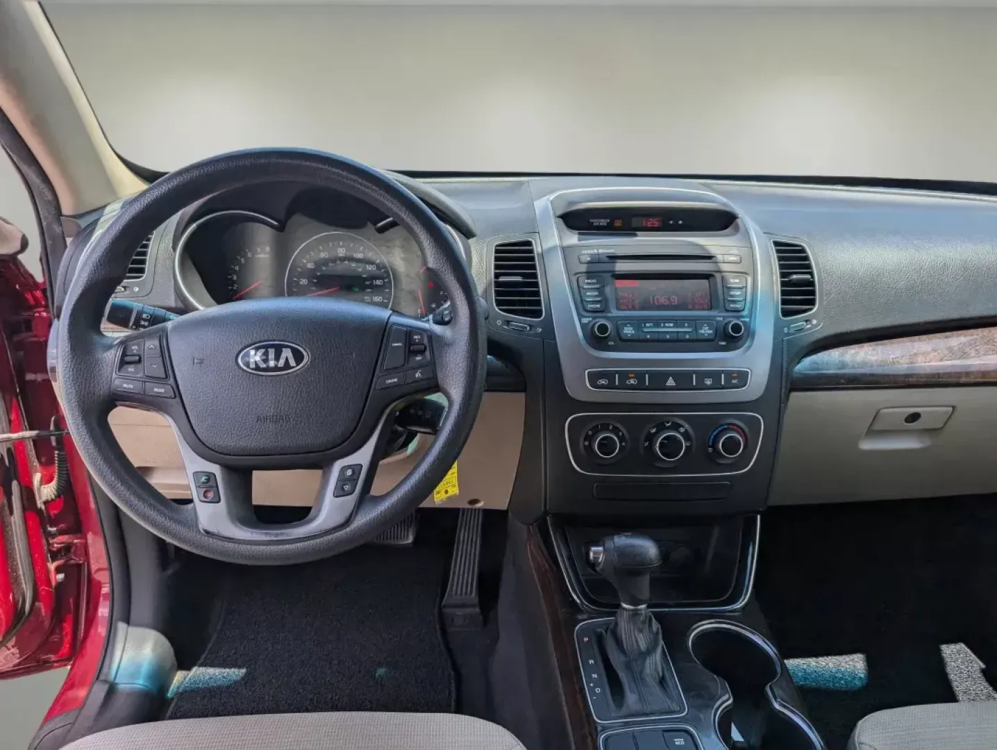 2015 /Beige Kia Sorento LX (5XYKT3A6XFG) with an Regular Unleaded I-4 2.4 L/144 engine, 6-Speed Automatic w/OD transmission, located at 521 Old Farm Lane Rd, Prattville, AL, 36066, (334) 325-1505, 32.482460, -86.416367 - 2015 Kia Sorento LX - Photo#11