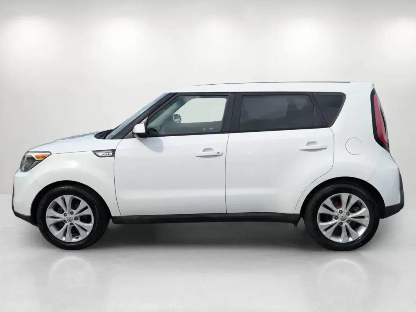 2015 /Black Kia Soul + (KNDJP3A59F7) with an Other engine, located at 1430 Gateway Drive, Opelika, AL, 36801, (334) 239-0944, 32.637871, -85.409790 - Are you in the market for a versatile vehicle that fits your busy lifestyle? Whether you're commuting to work, running errands, or taking the family on weekend adventures, the 2015 Kia Soul + is the perfect choice for you! With its unique hatchback design and spacious interior, this car offers a ble - Photo#7