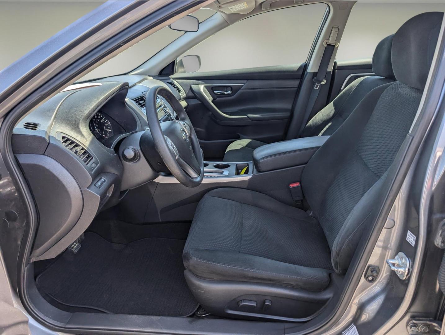 2015 /Charcoal Nissan Altima 2.5 S (1N4AL3AP5FC) with an Regular Unleaded I-4 2.5 L/152 engine, 1-Speed CVT w/OD transmission, located at 521 Old Farm Lane Rd, Prattville, AL, 36066, (334) 325-1505, 32.482460, -86.416367 - 2015 Nissan Altima 2.5 S - Photo#9