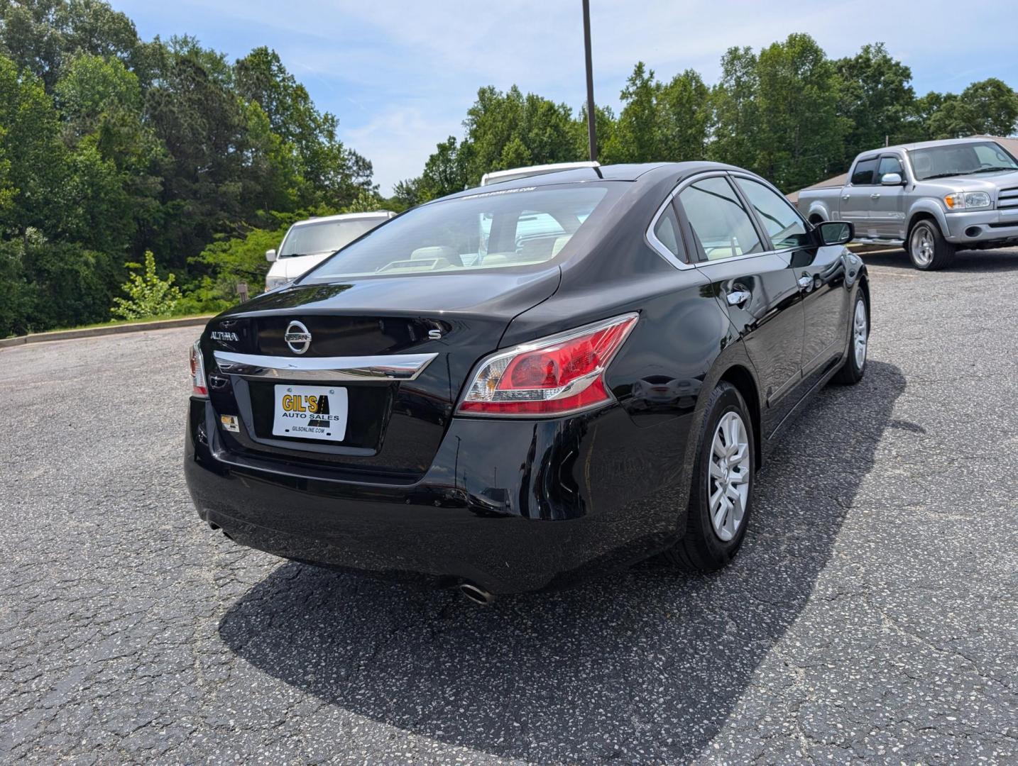 2015 /Beige Nissan Altima 2.5 S (1N4AL3AP1FC) with an Regular Unleaded I-4 2.5 L/152 engine, 1-Speed CVT w/OD transmission, located at 3959 U.S. 80 W, Phenix City, AL, 36870, (334) 297-4885, 32.469296, -85.135185 - 2015 Nissan Altima 2.5 S - Photo#4