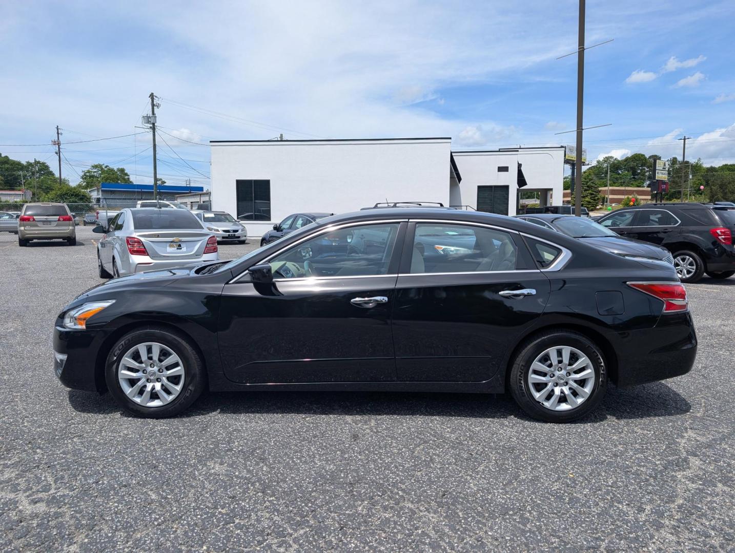 2015 /Beige Nissan Altima 2.5 S (1N4AL3AP1FC) with an Regular Unleaded I-4 2.5 L/152 engine, 1-Speed CVT w/OD transmission, located at 3959 U.S. 80 W, Phenix City, AL, 36870, (334) 297-4885, 32.469296, -85.135185 - 2015 Nissan Altima 2.5 S - Photo#7